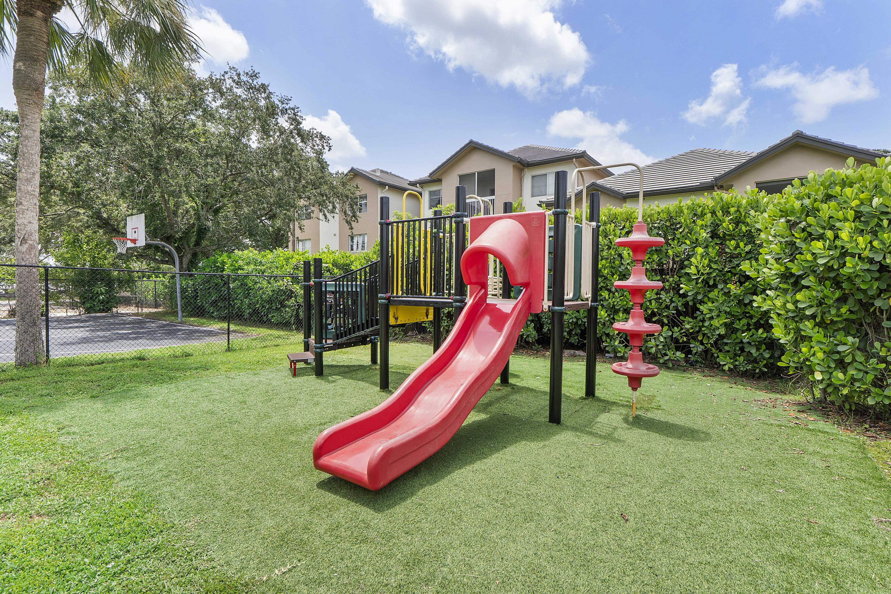 CORAL REEF CLUB - Residential