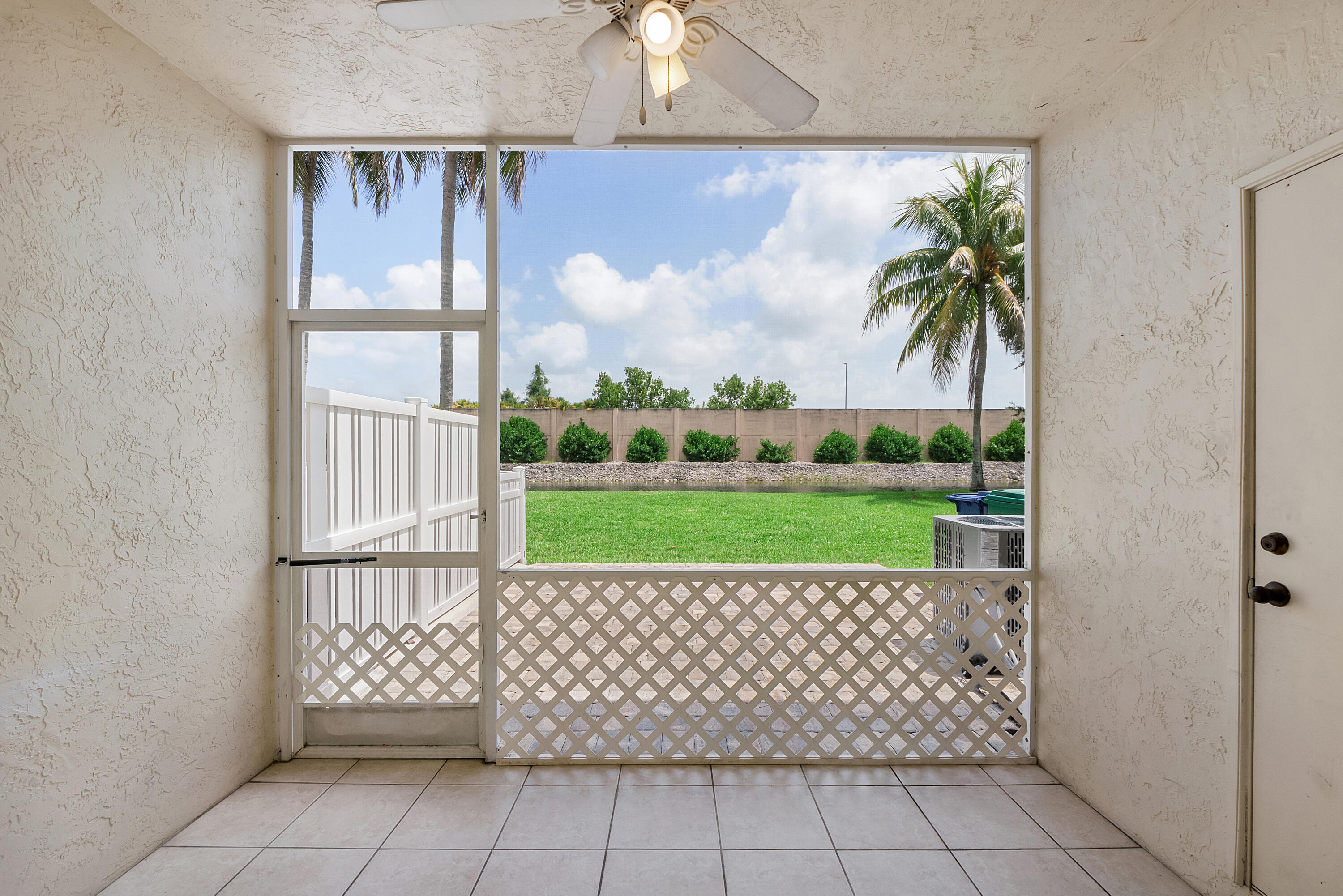 CORAL REEF CLUB - Residential
