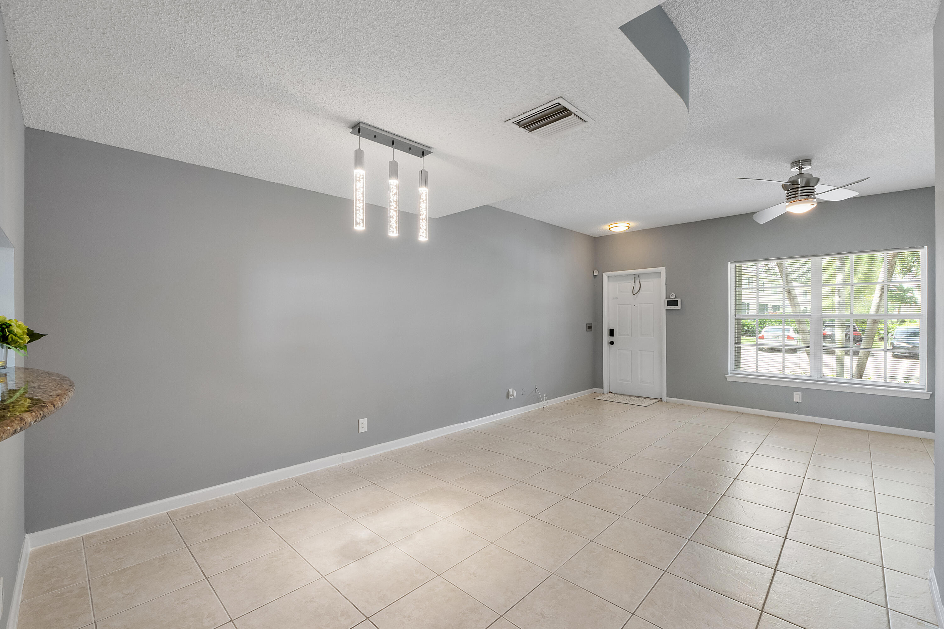 CORAL REEF CLUB - Residential