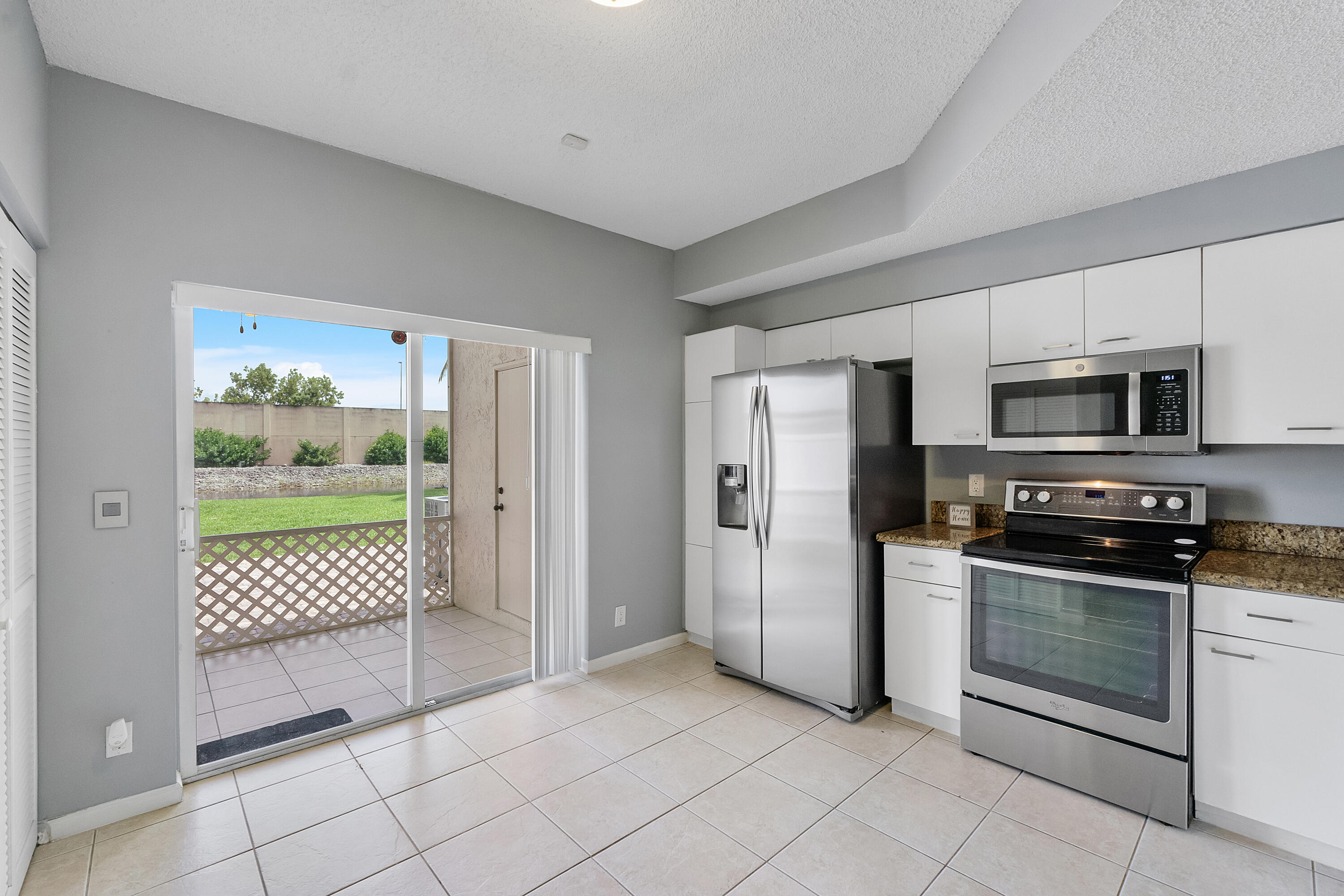 CORAL REEF CLUB - Residential