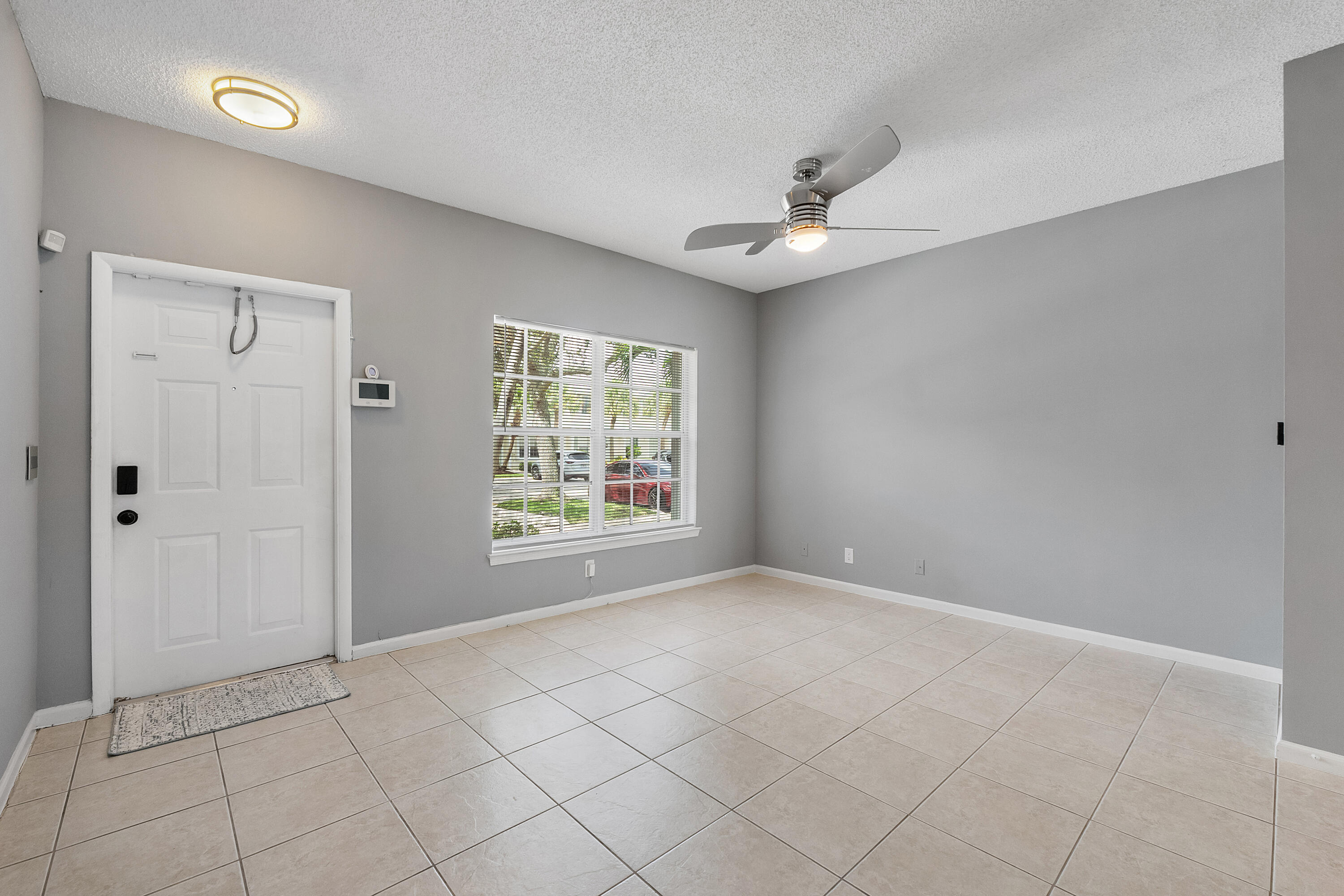CORAL REEF CLUB - Residential