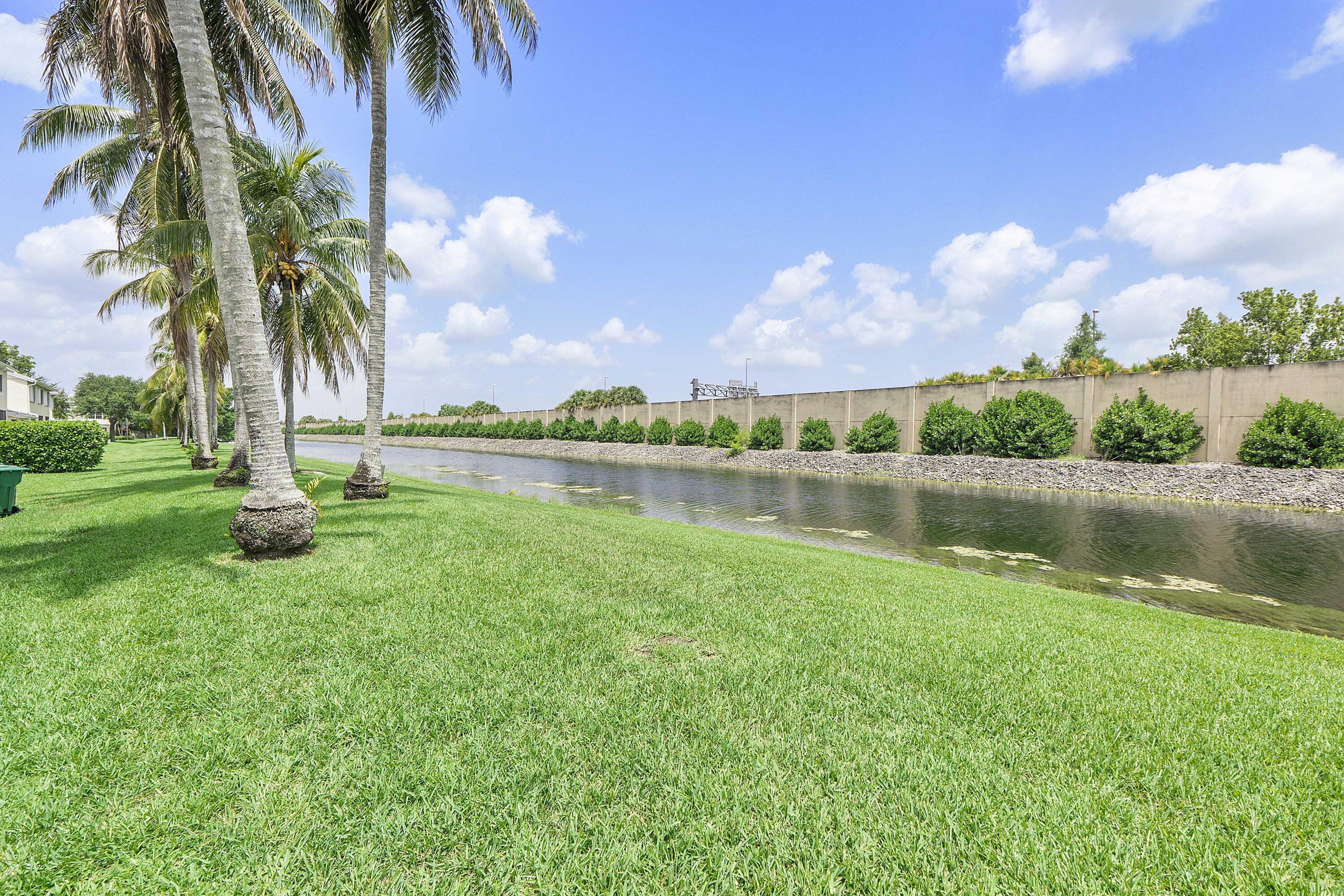 CORAL REEF CLUB - Residential
