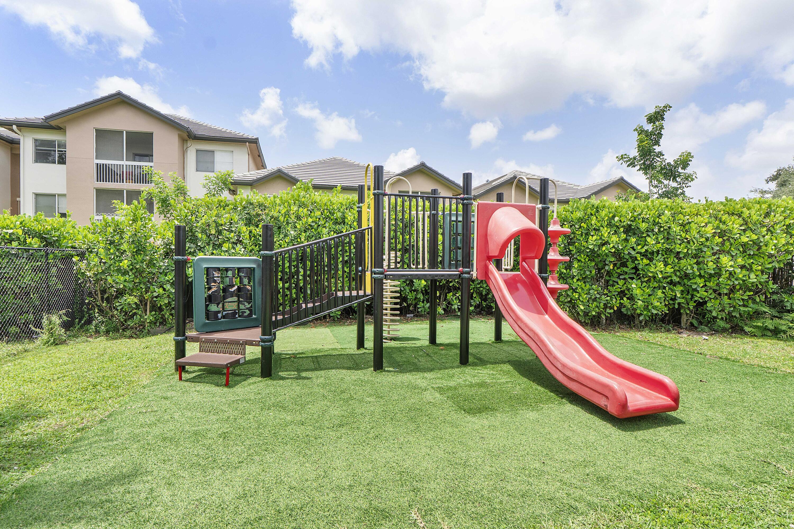 CORAL REEF CLUB - Residential