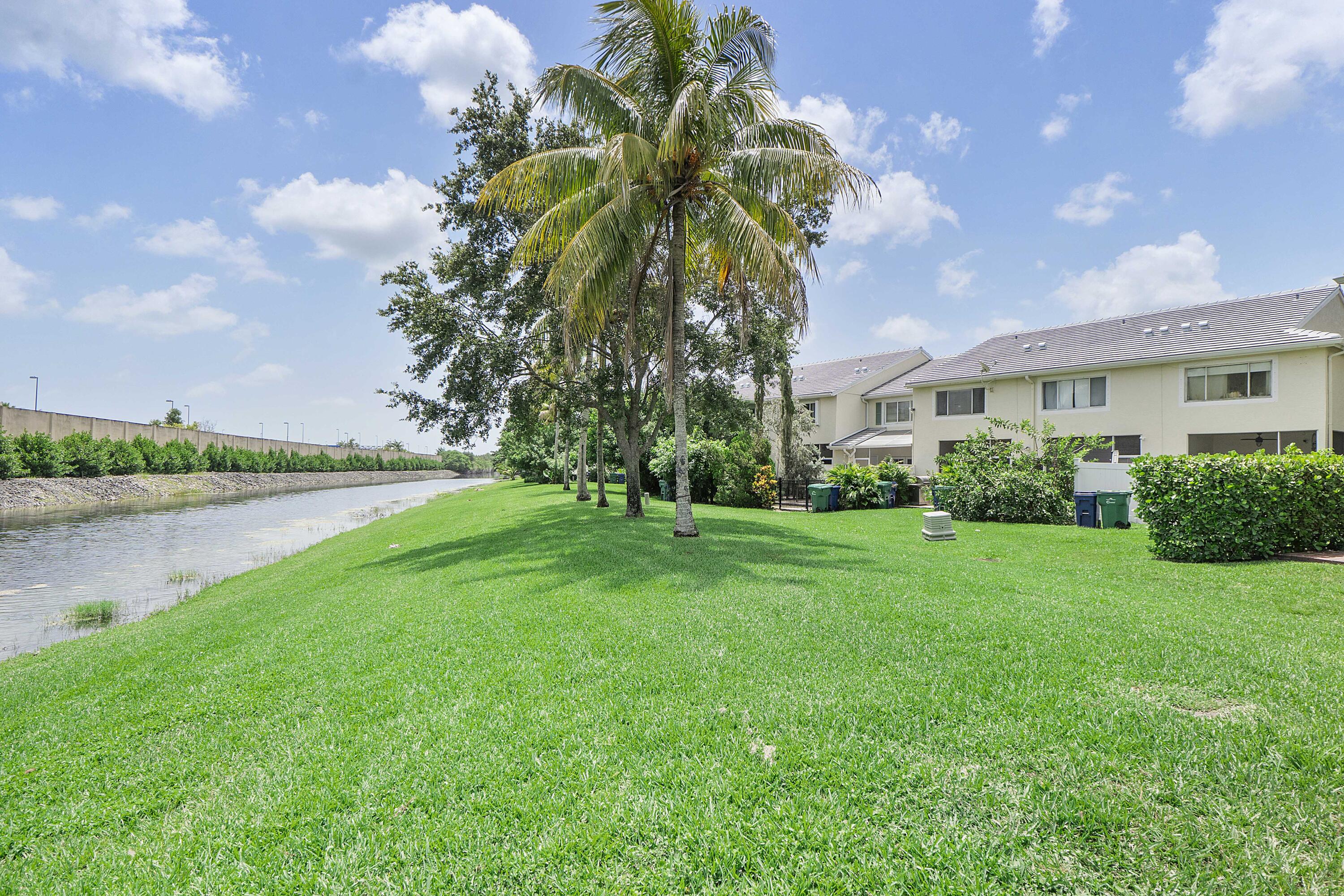 CORAL REEF CLUB - Residential