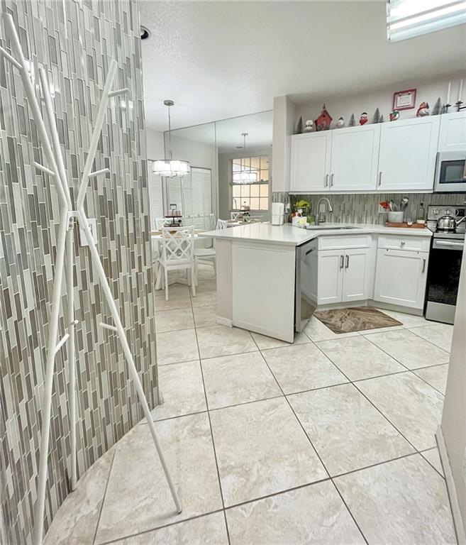 CORAL PALM VILLAGE - Residential