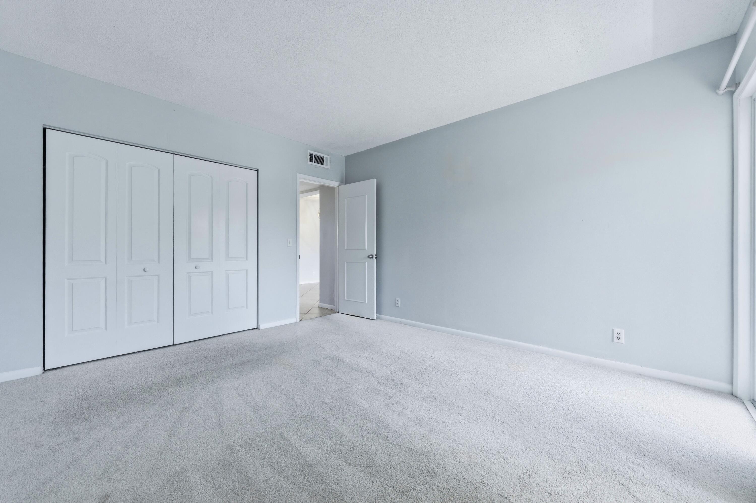 SANDPIPER COND APTS LTS 188 TO 193 PALM BEACH LAKE - Residential