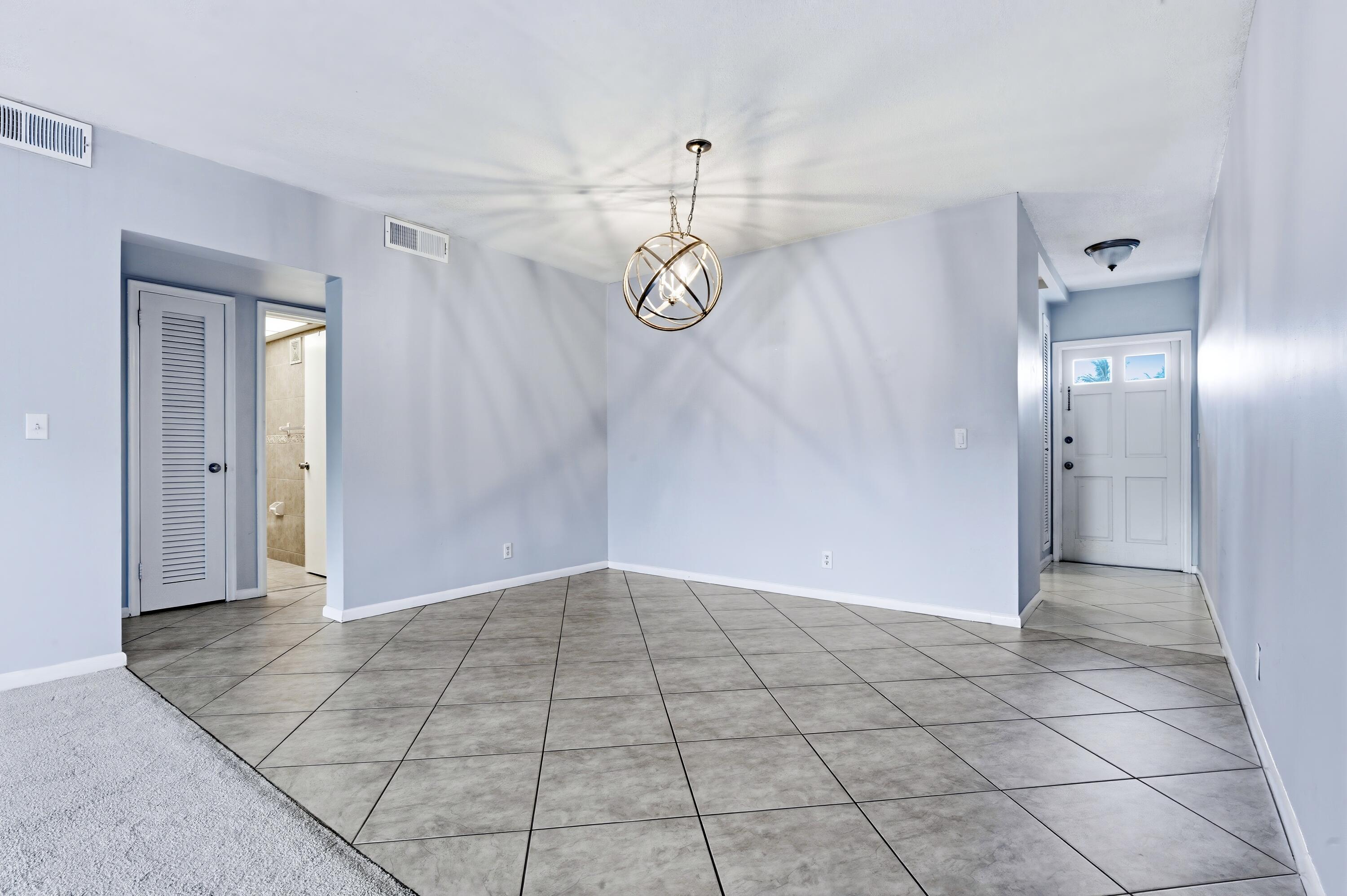 SANDPIPER COND APTS LTS 188 TO 193 PALM BEACH LAKE - Residential