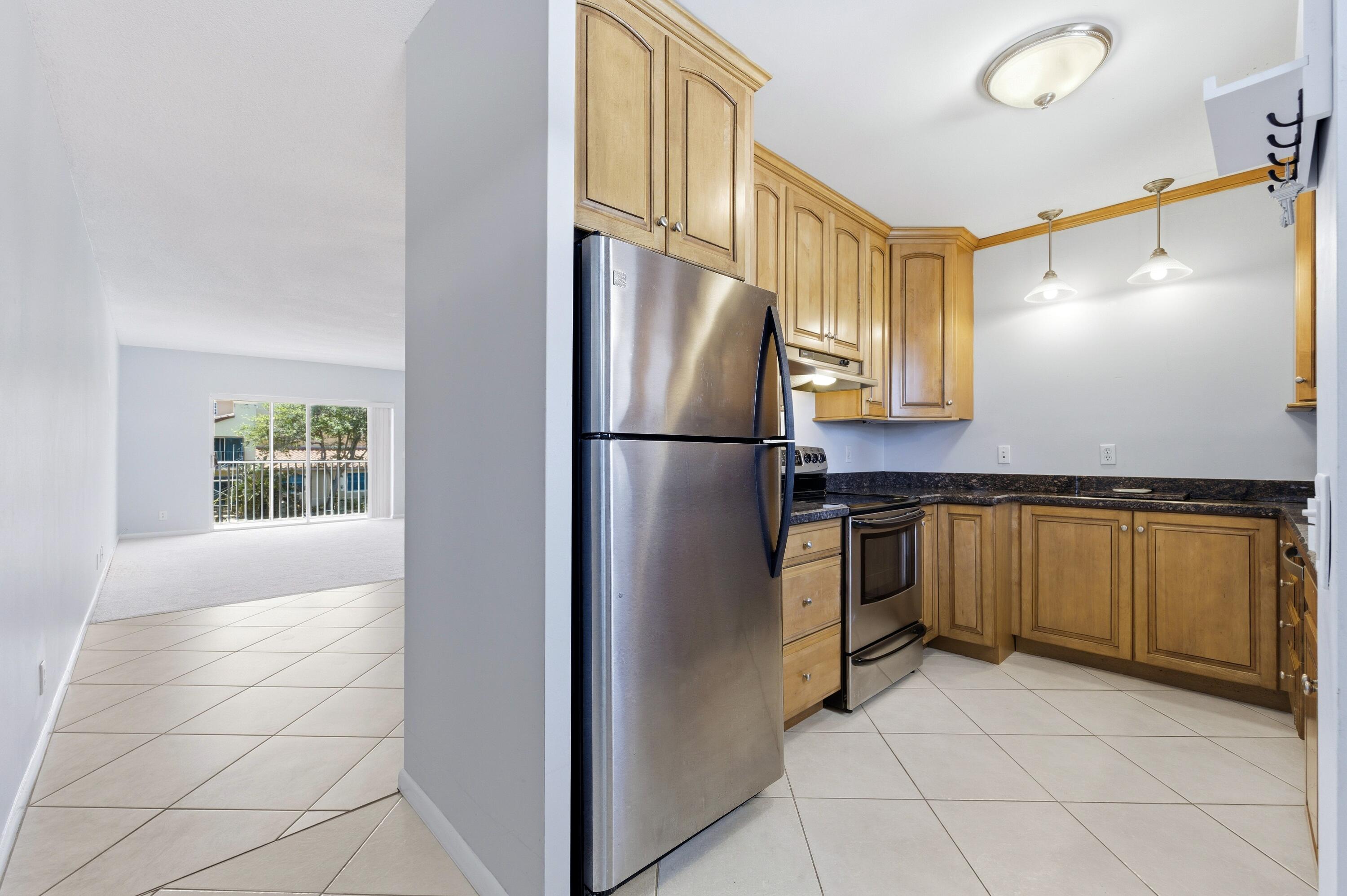 SANDPIPER COND APTS LTS 188 TO 193 PALM BEACH LAKE - Residential