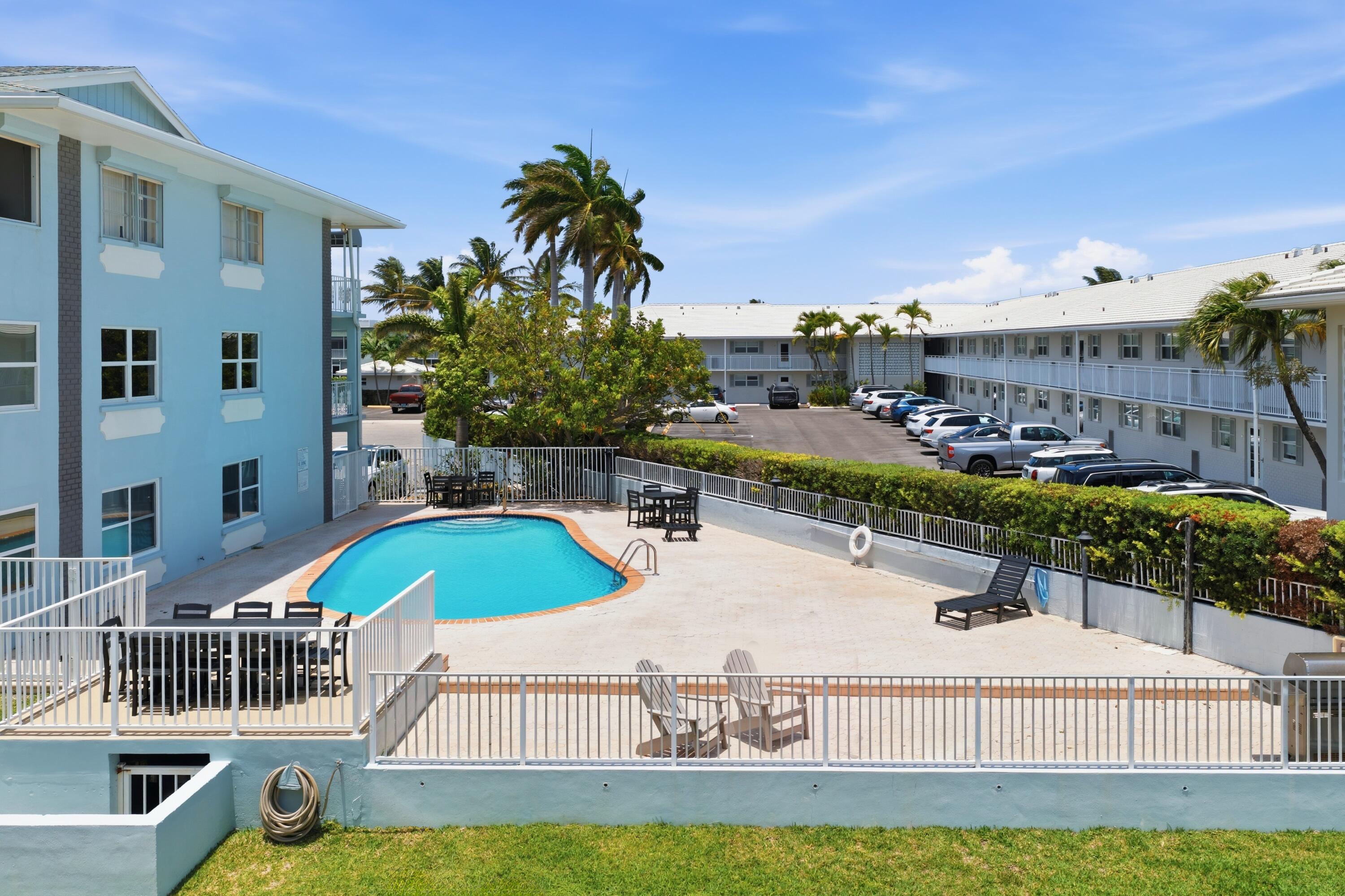 SANDPIPER COND APTS LTS 188 TO 193 PALM BEACH LAKE - Residential