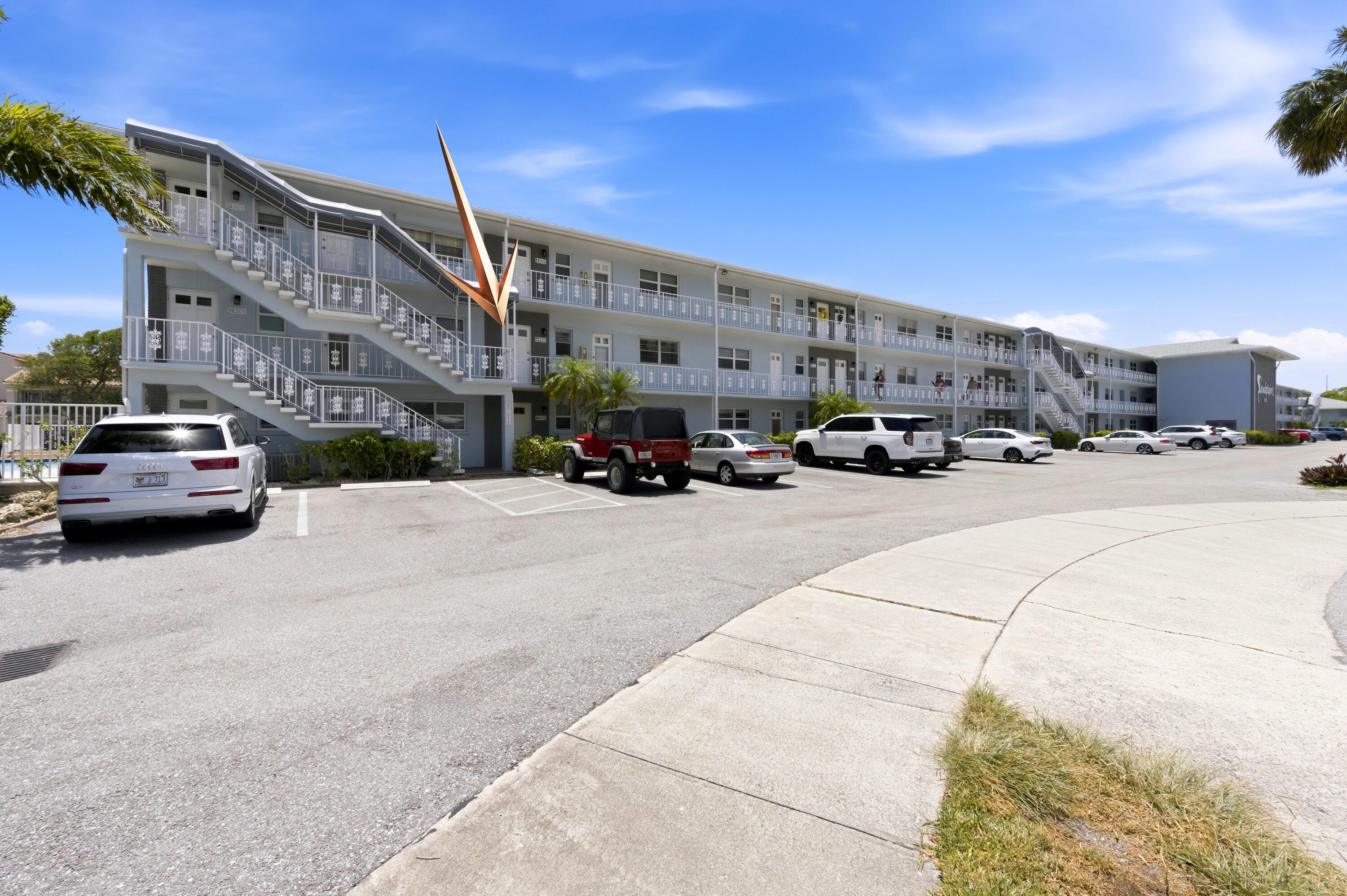 SANDPIPER COND APTS LTS 188 TO 193 PALM BEACH LAKE - Residential