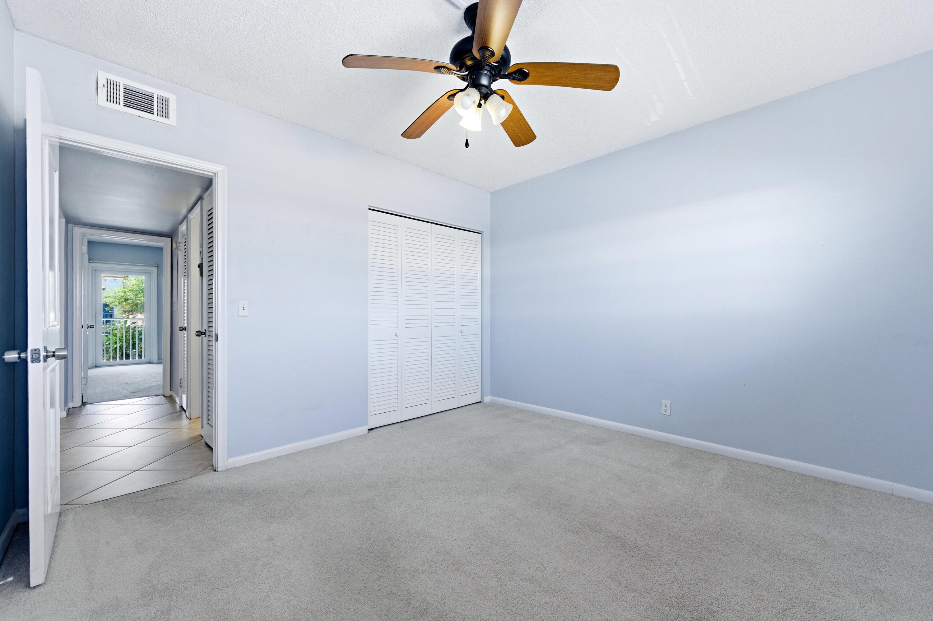 SANDPIPER COND APTS LTS 188 TO 193 PALM BEACH LAKE - Residential