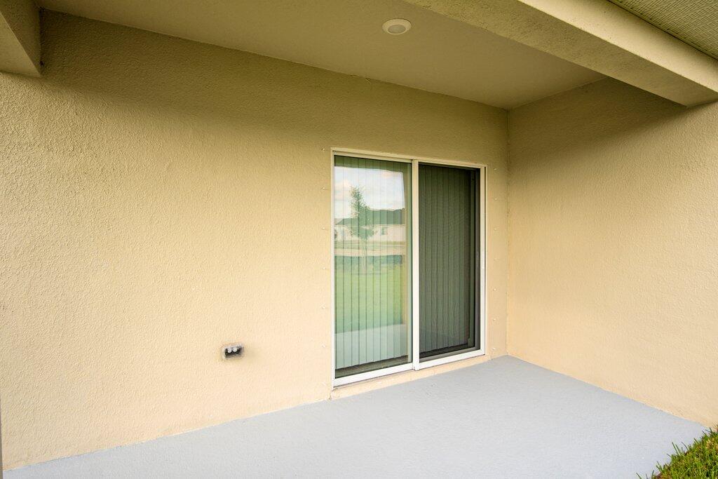 VERANO SOUTH PUD 1 - POD G - PLAT NO. 1 - Residential Lease