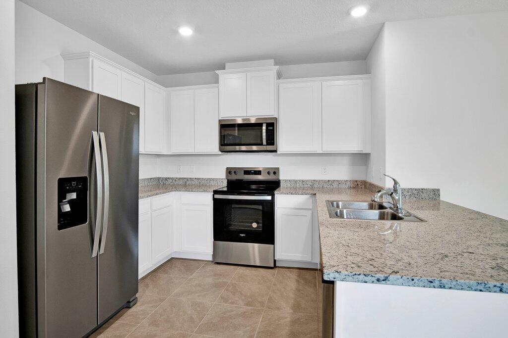 VERANO SOUTH PUD 1 - POD G - PLAT NO. 1 - Residential Lease