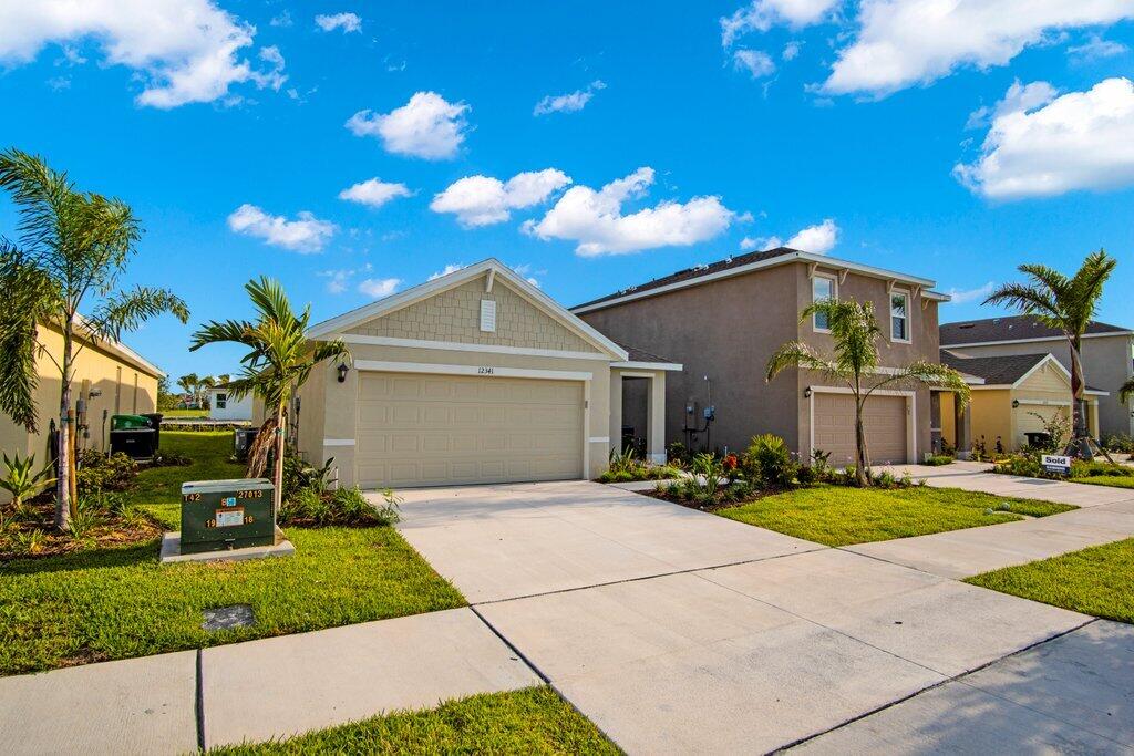 VERANO SOUTH PUD 1 - POD G - PLAT NO. 1 - Residential Lease