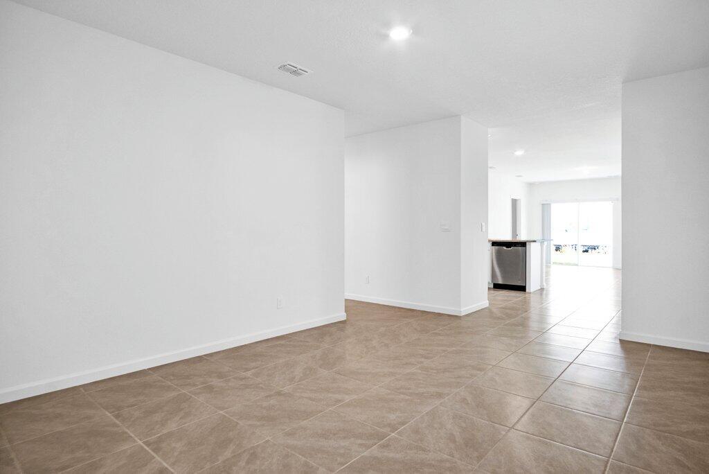 VERANO SOUTH PUD 1 - POD G - PLAT NO. 1 - Residential Lease