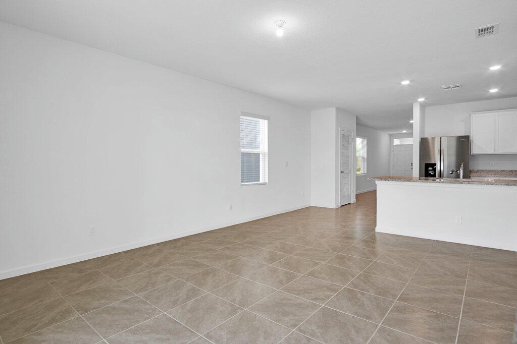 VERANO SOUTH PUD 1 - POD G - PLAT NO. 1 - Residential Lease
