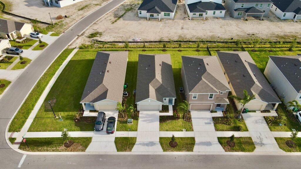 VERANO SOUTH PUD 1 - POD G - PLAT NO. 1 - Residential Lease