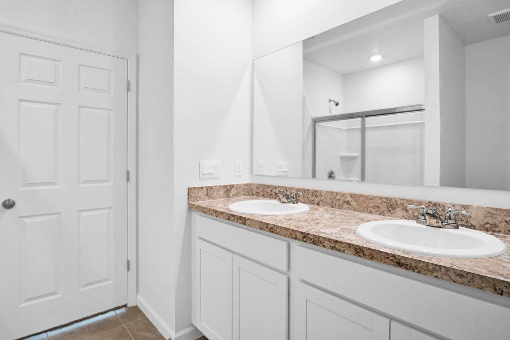 VERANO SOUTH PUD 1 - POD G - PLAT NO. 1 - Residential Lease