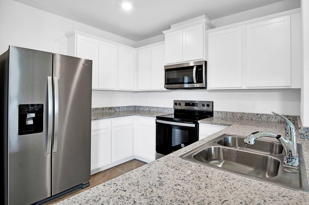 VERANO SOUTH PUD 1 - POD G - PLAT NO. 1 - Residential Lease