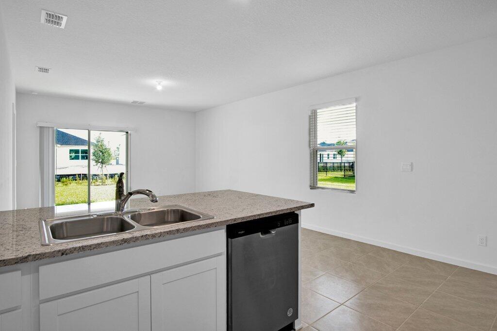 VERANO SOUTH PUD 1 - POD G - PLAT NO. 1 - Residential Lease