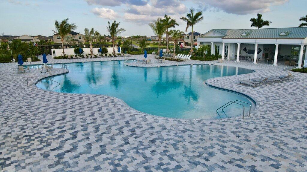 VERANO SOUTH PUD 1 - POD G - PLAT NO. 1 - Residential Lease
