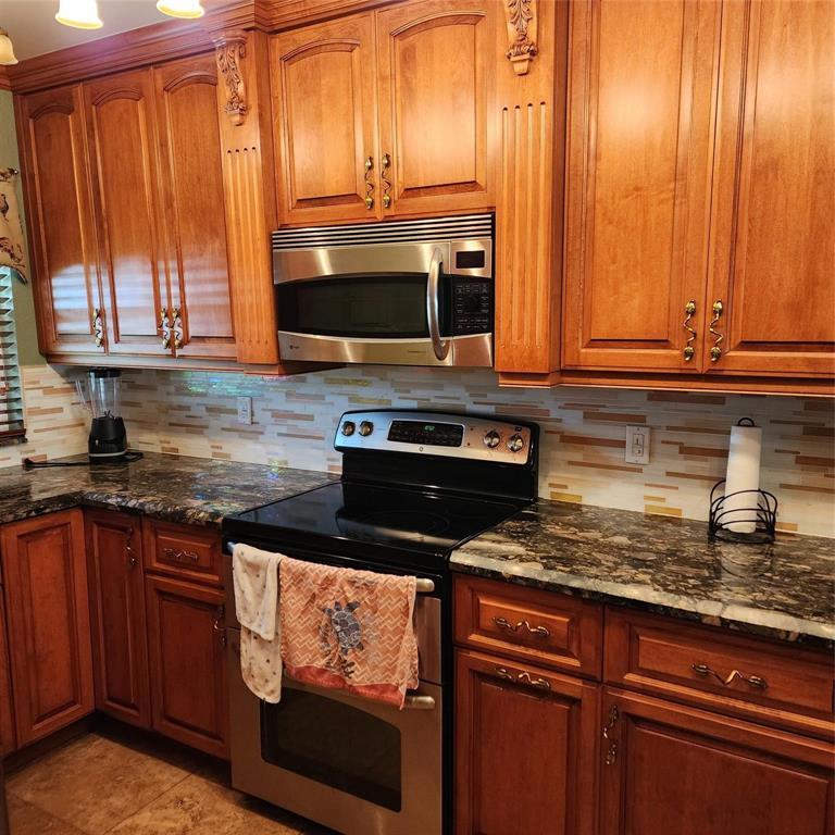 POINCIANA 14 PINE ISLAND RIDGE - Residential