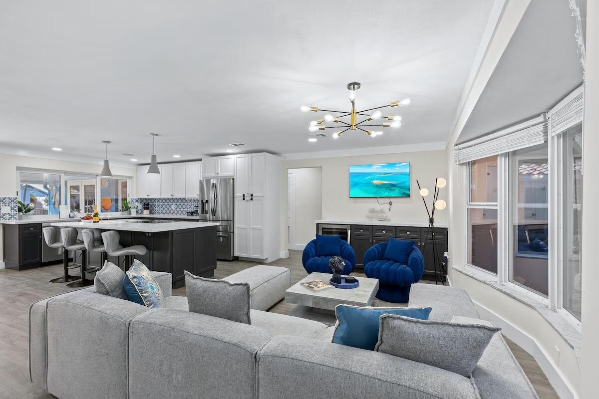 CORAL RIDGE ISLES - Residential