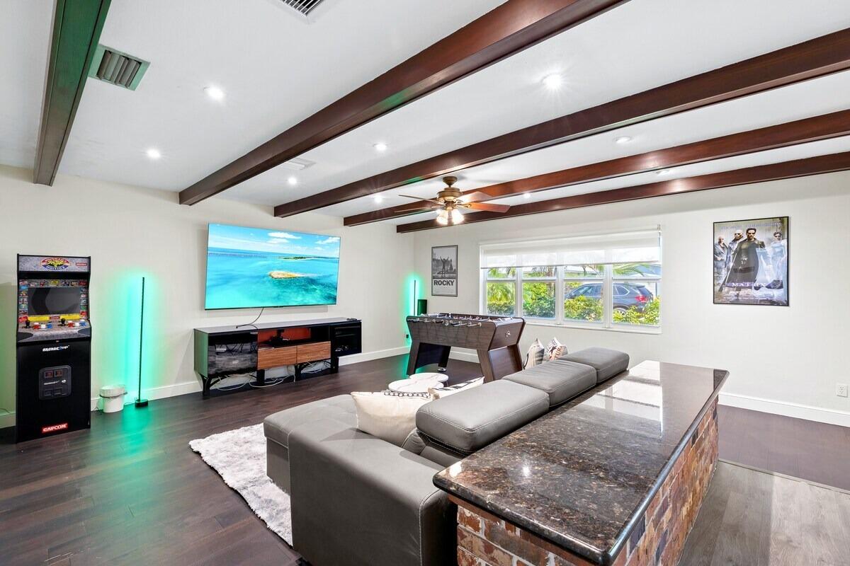 CORAL RIDGE ISLES - Residential