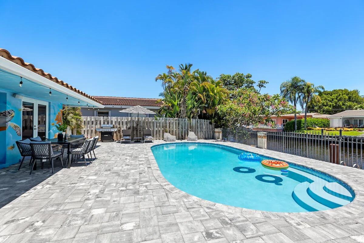 CORAL RIDGE ISLES - Residential