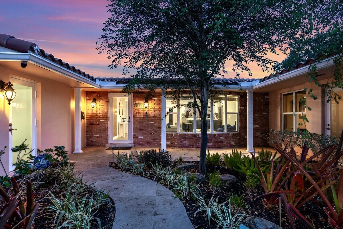CORAL RIDGE ISLES - Residential