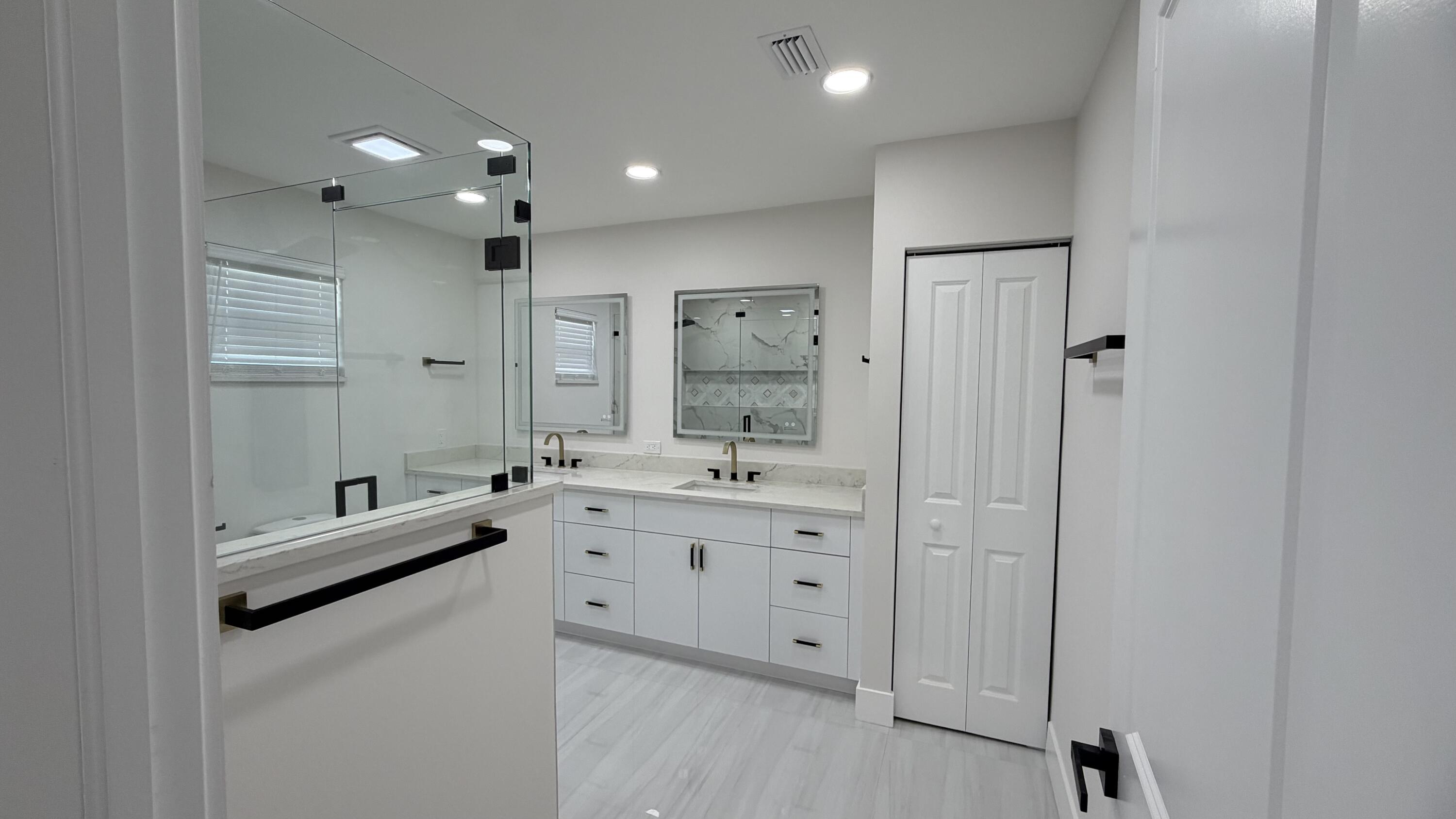 VENETIAN ISLES 3RD SEC - Residential