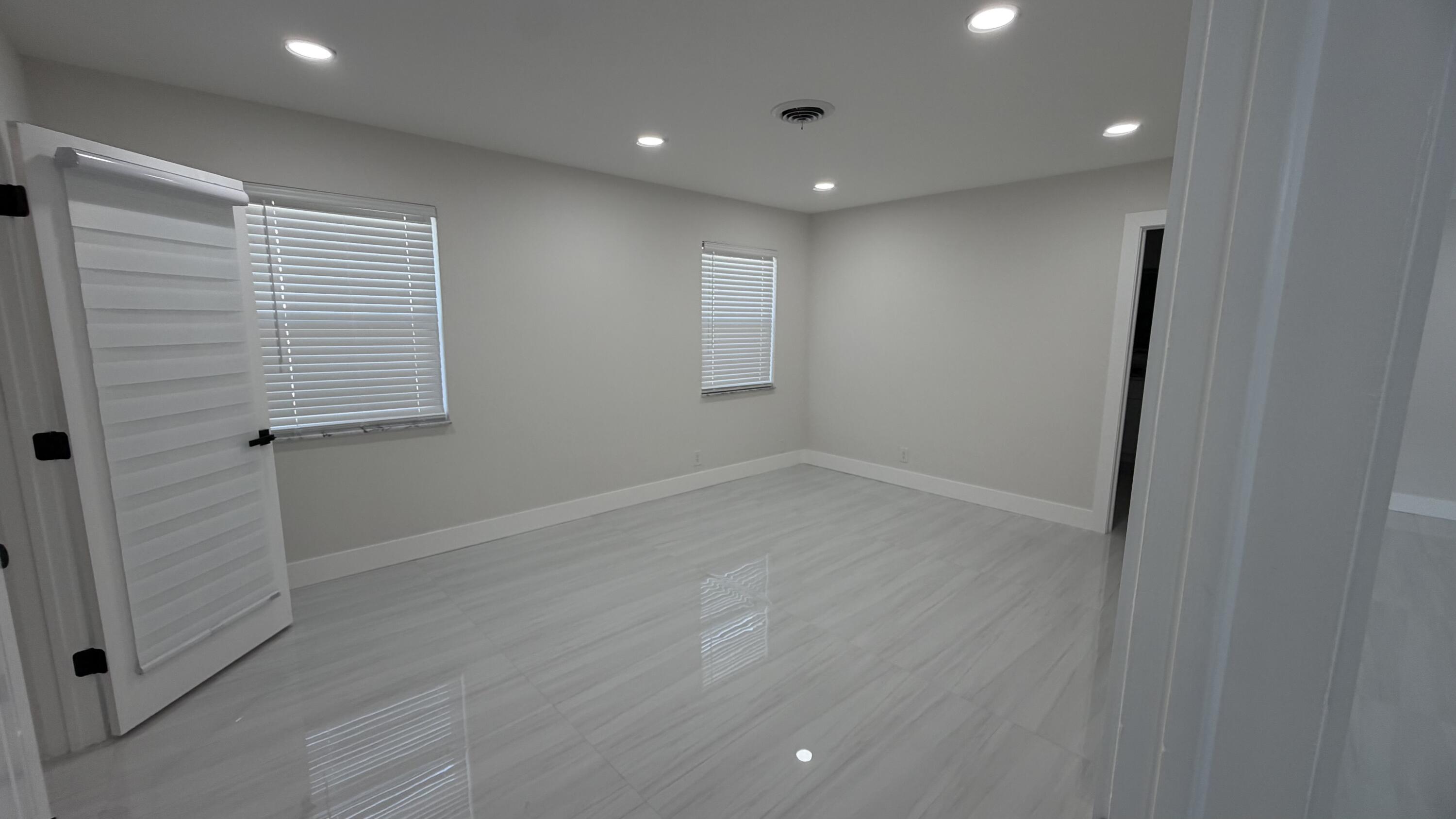 VENETIAN ISLES 3RD SEC - Residential