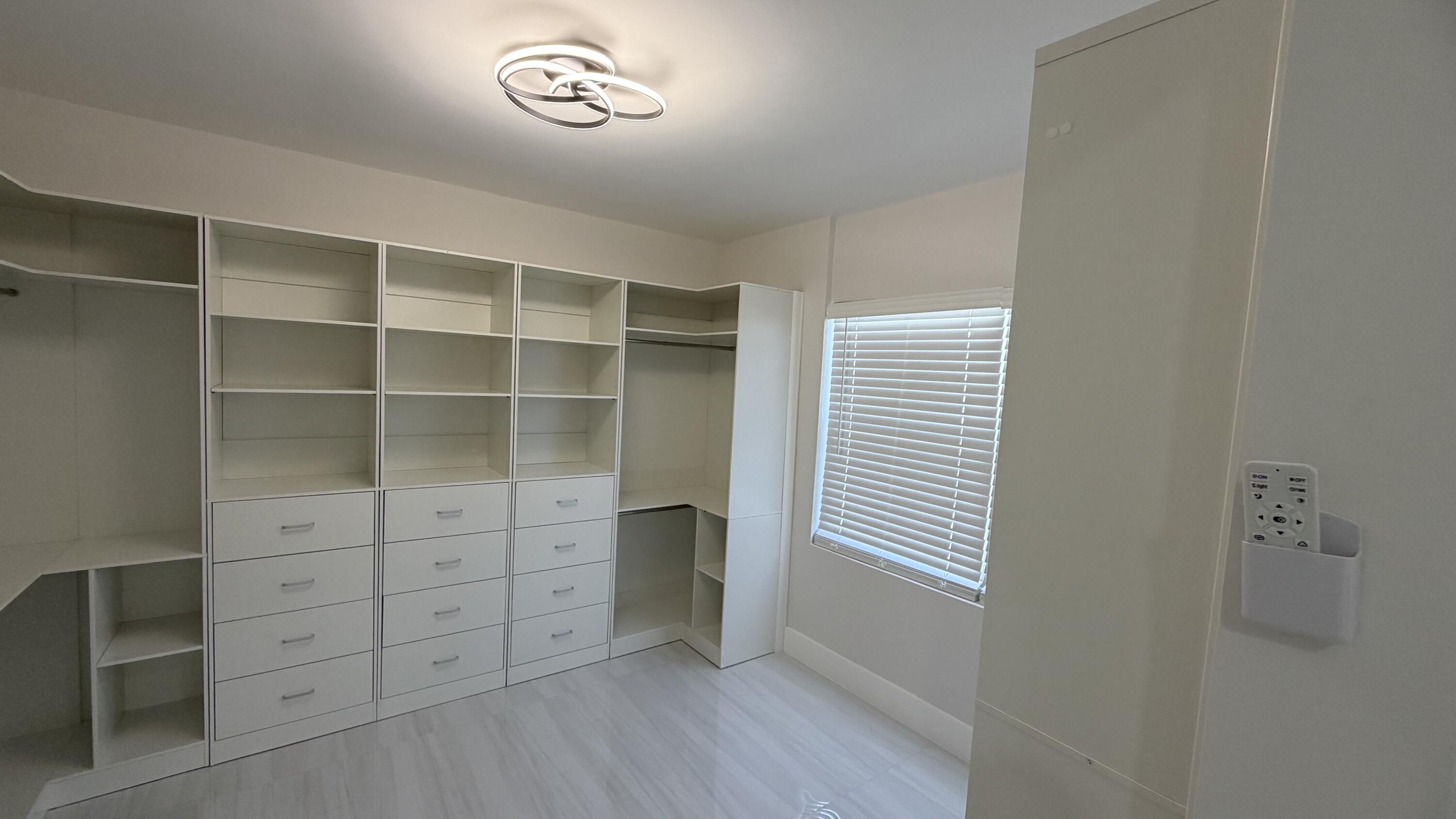VENETIAN ISLES 3RD SEC - Residential