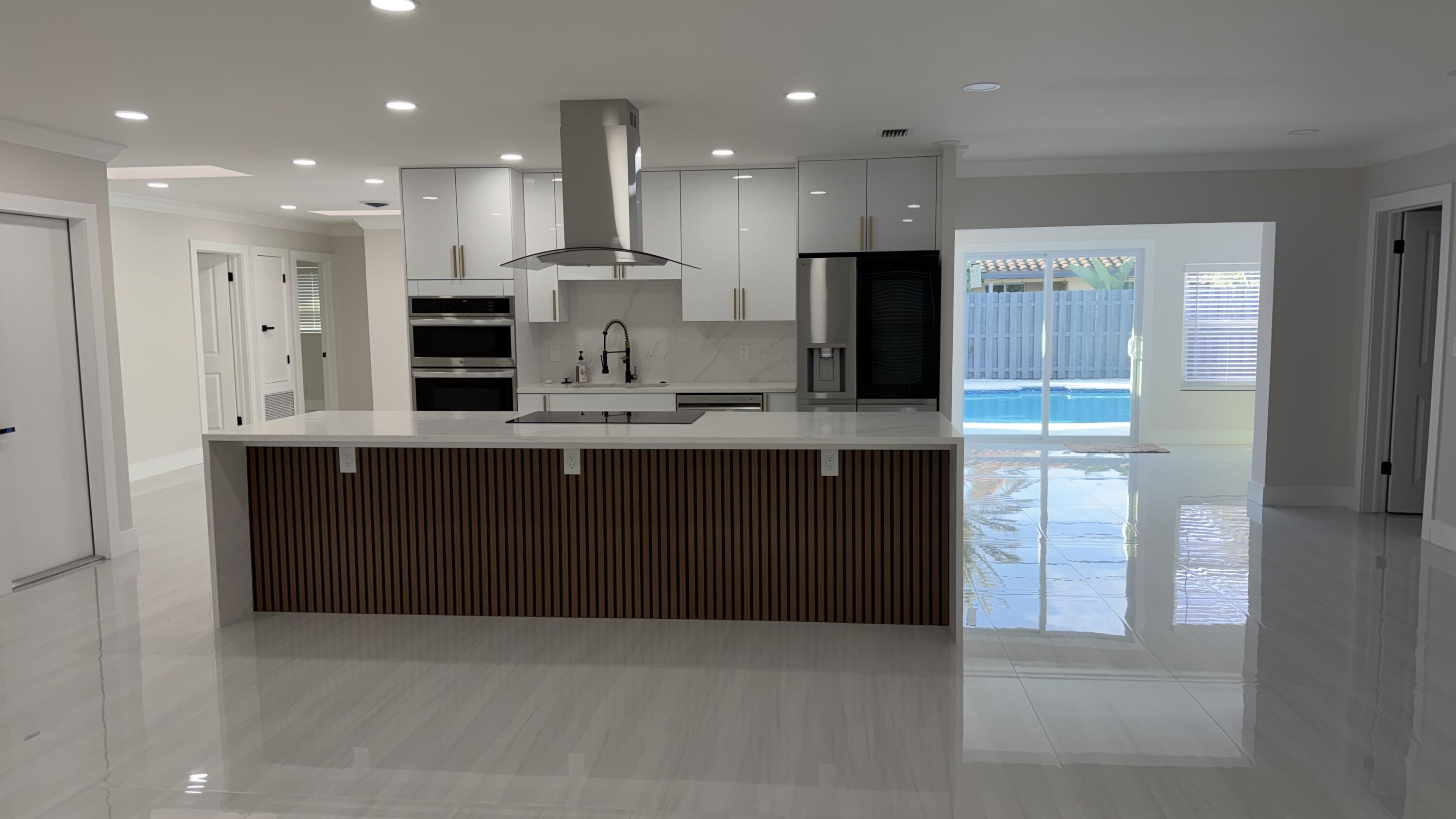 VENETIAN ISLES 3RD SEC - Residential