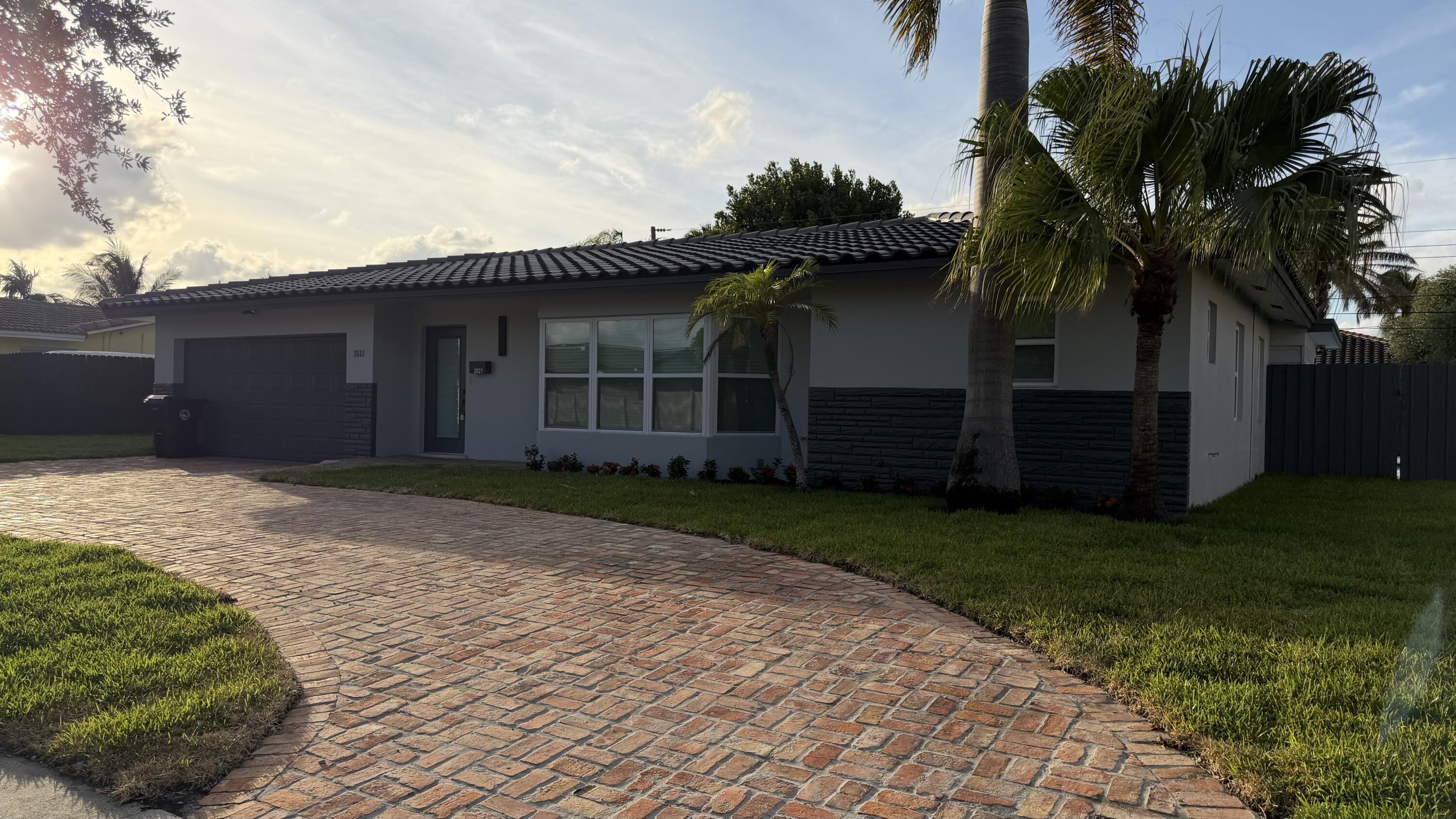 VENETIAN ISLES 3RD SEC - Residential