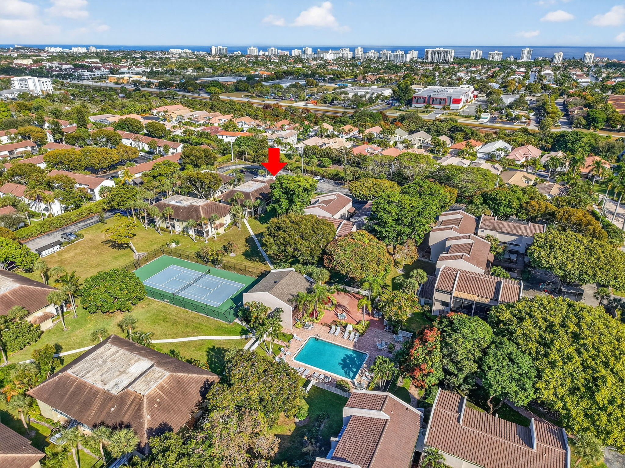 BANYAN COURTS CONDO - Residential