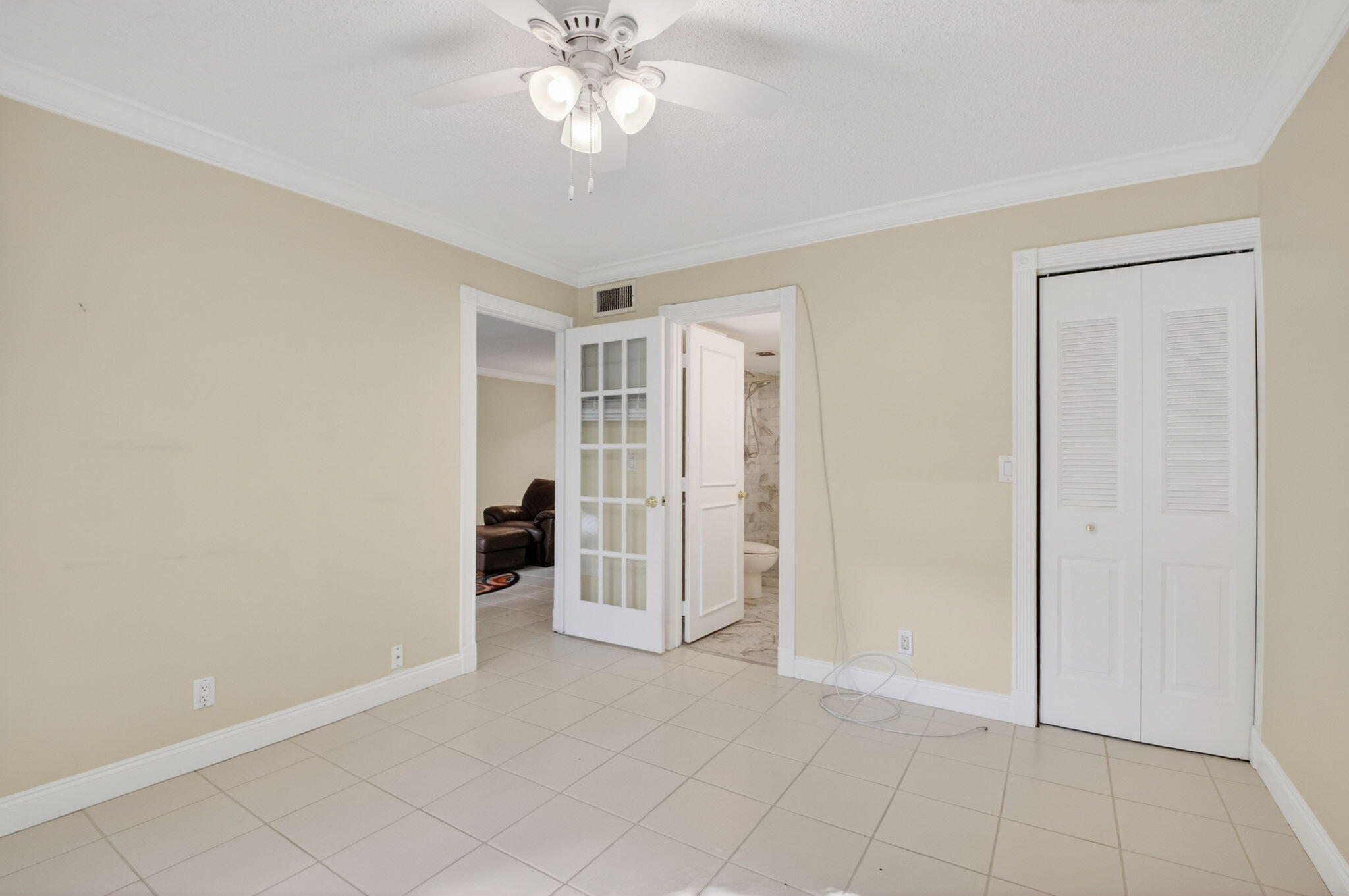 BANYAN COURTS CONDO - Residential
