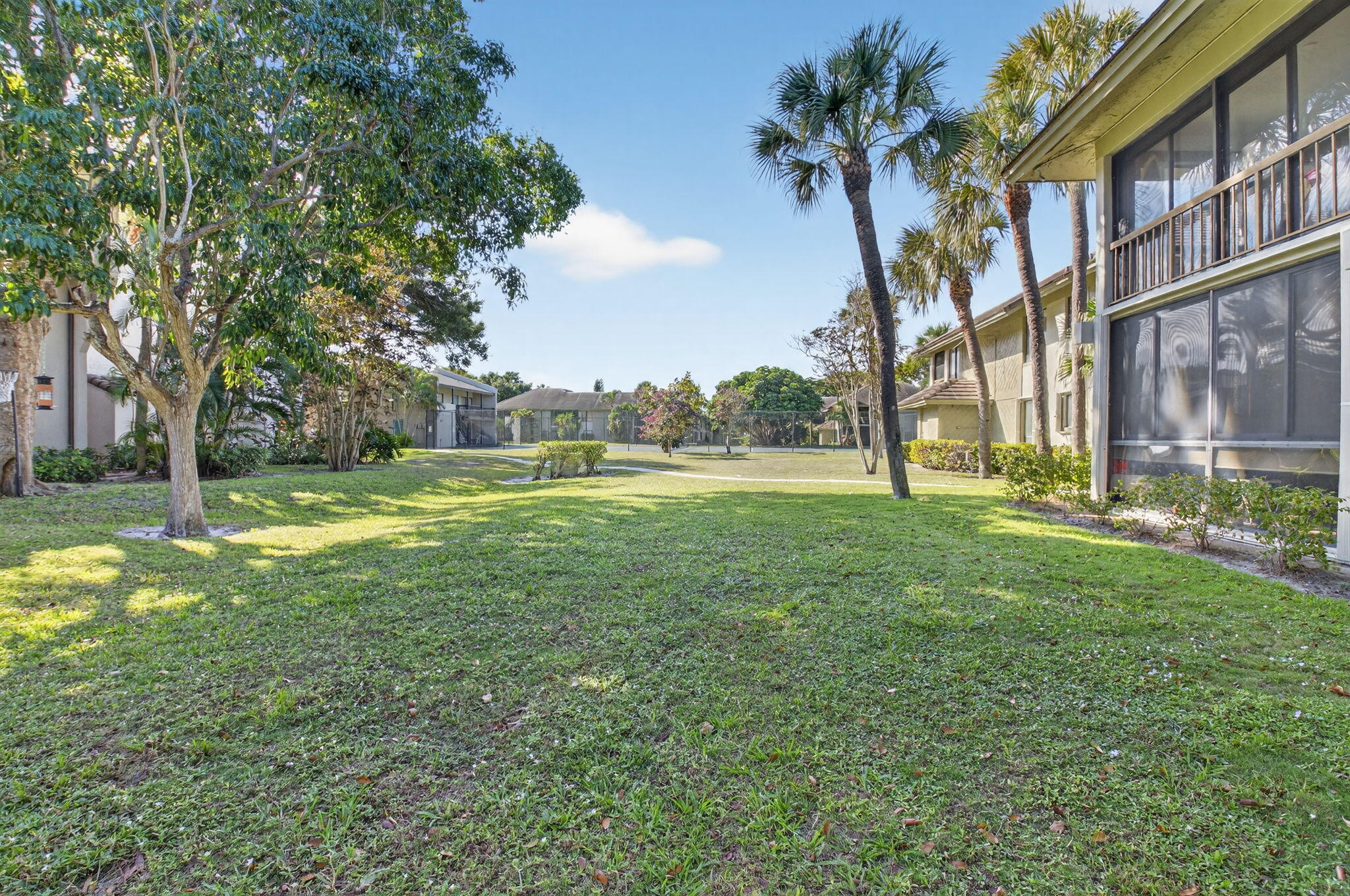 BANYAN COURTS CONDO - Residential