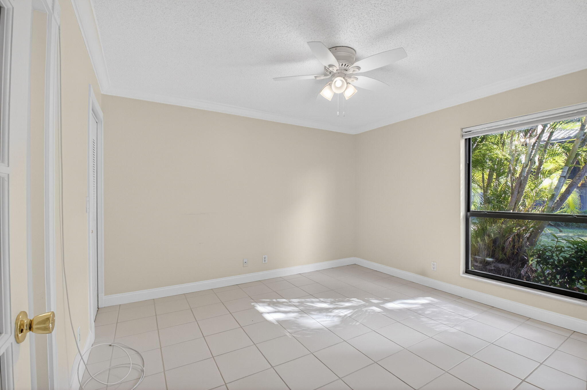 BANYAN COURTS CONDO - Residential