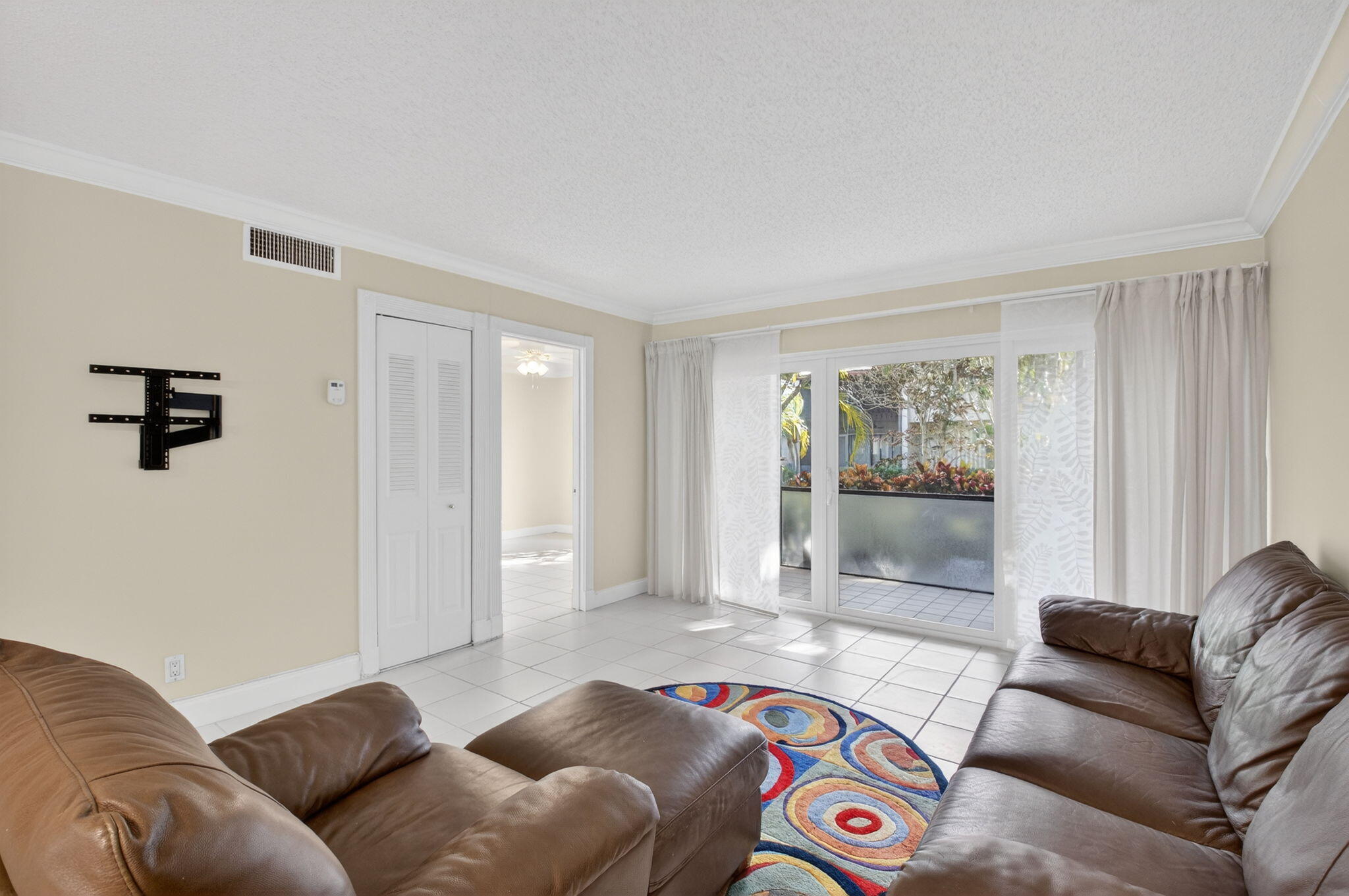BANYAN COURTS CONDO - Residential