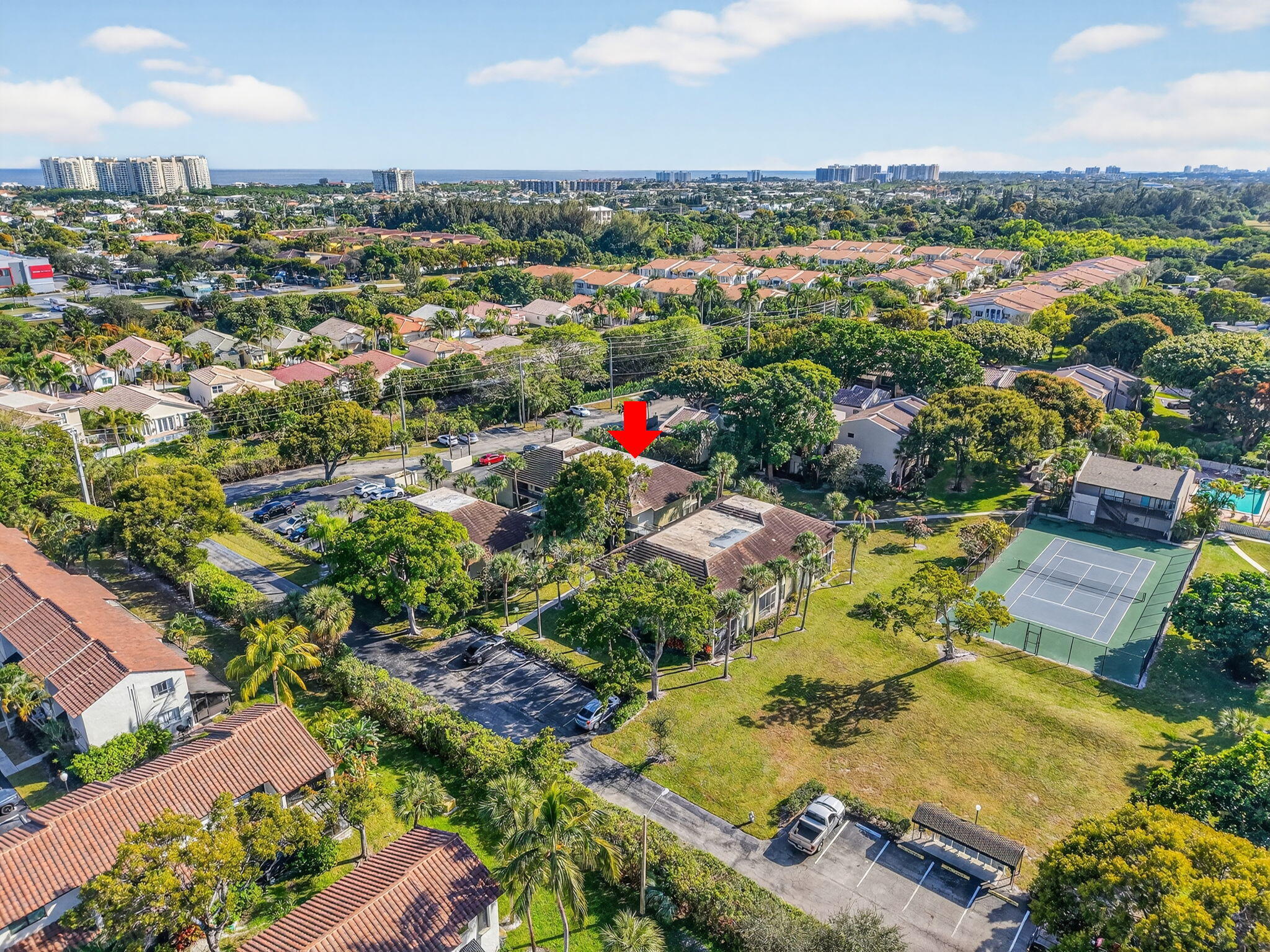 BANYAN COURTS CONDO - Residential