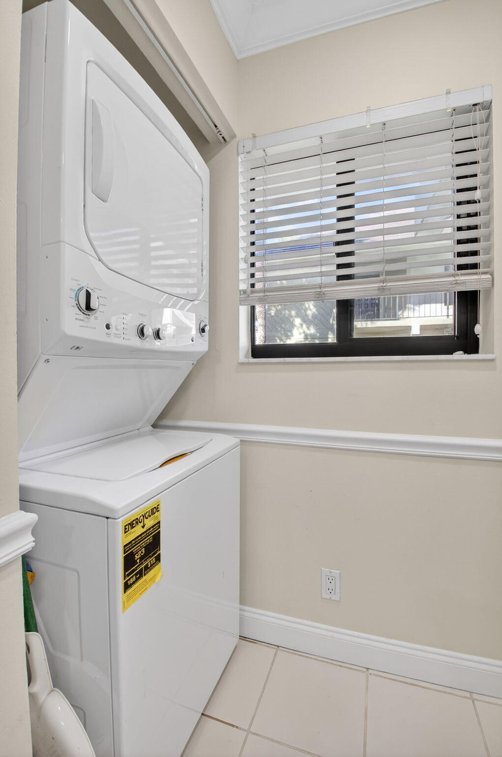 BANYAN COURTS CONDO - Residential
