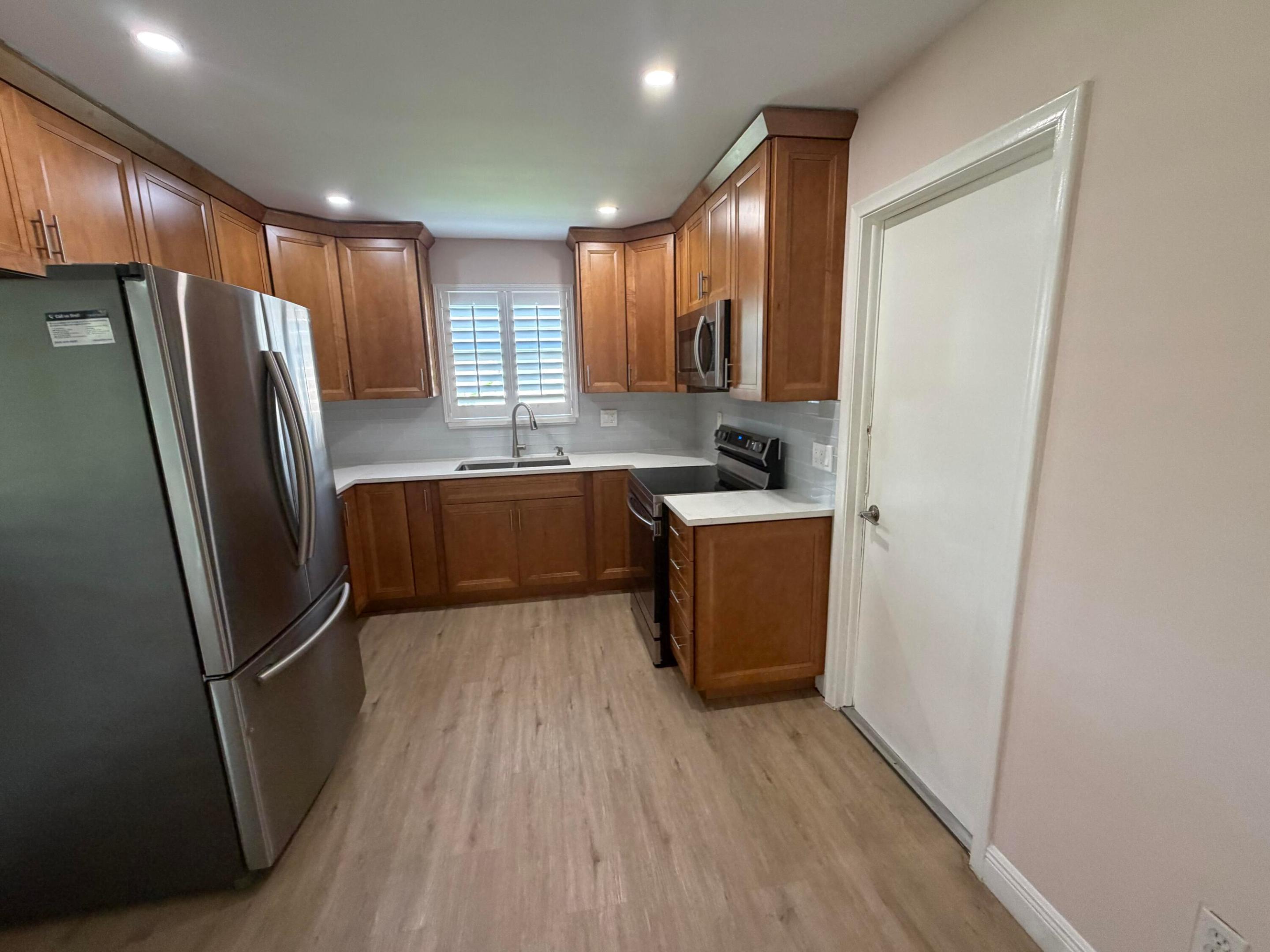 HOLIDAY CITY AT BOCA RATON SEC 4 - Residential Lease