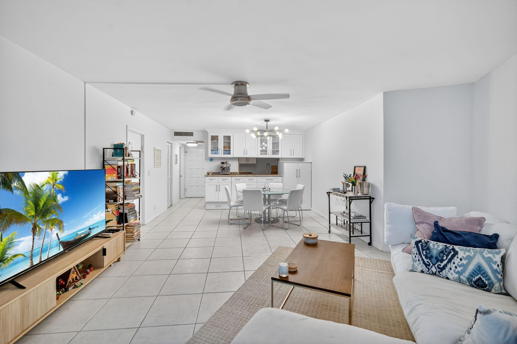 EMERALD HILLS C C APTS CONDO - Residential Lease