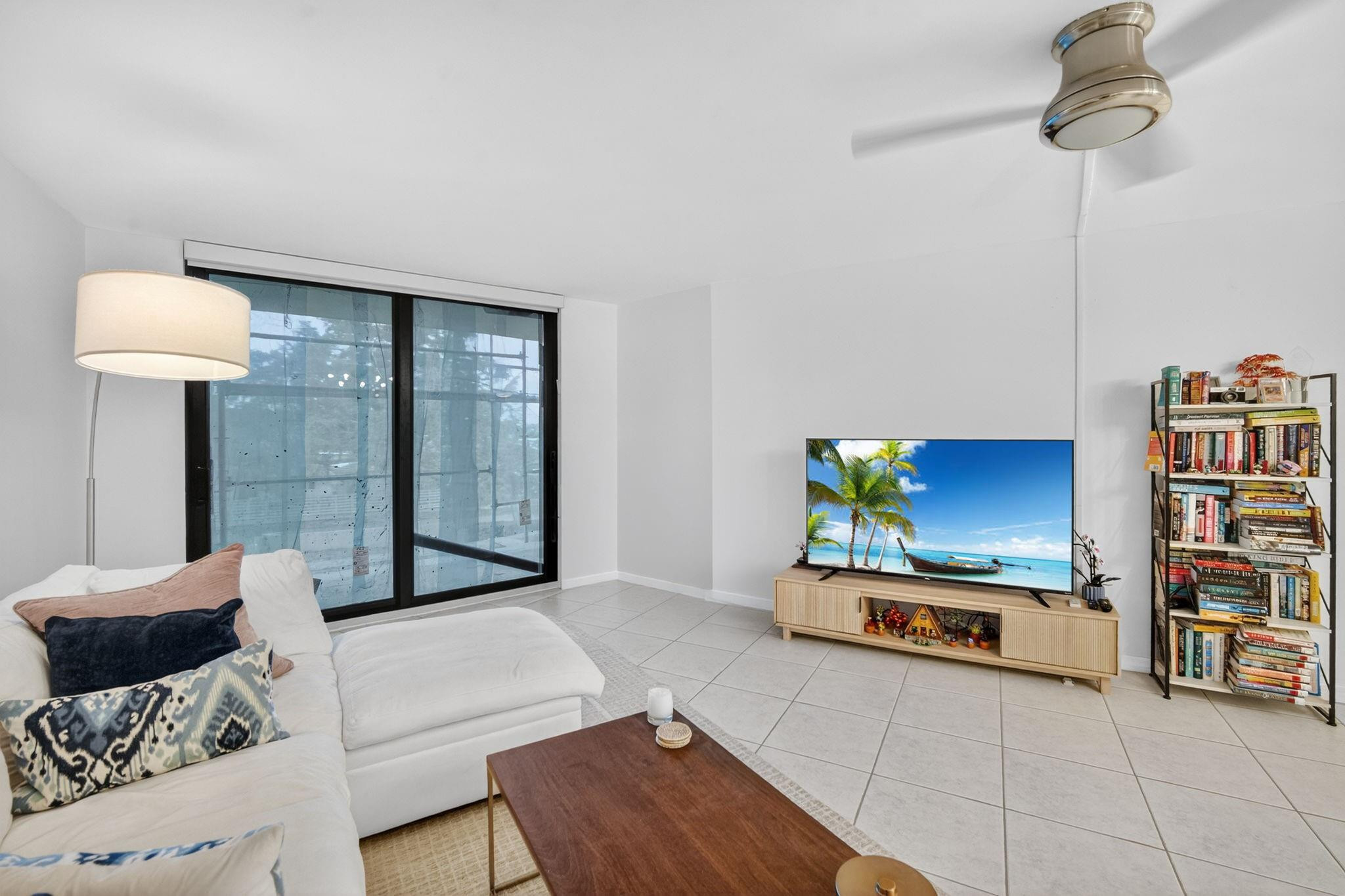 EMERALD HILLS C C APTS CONDO - Residential Lease
