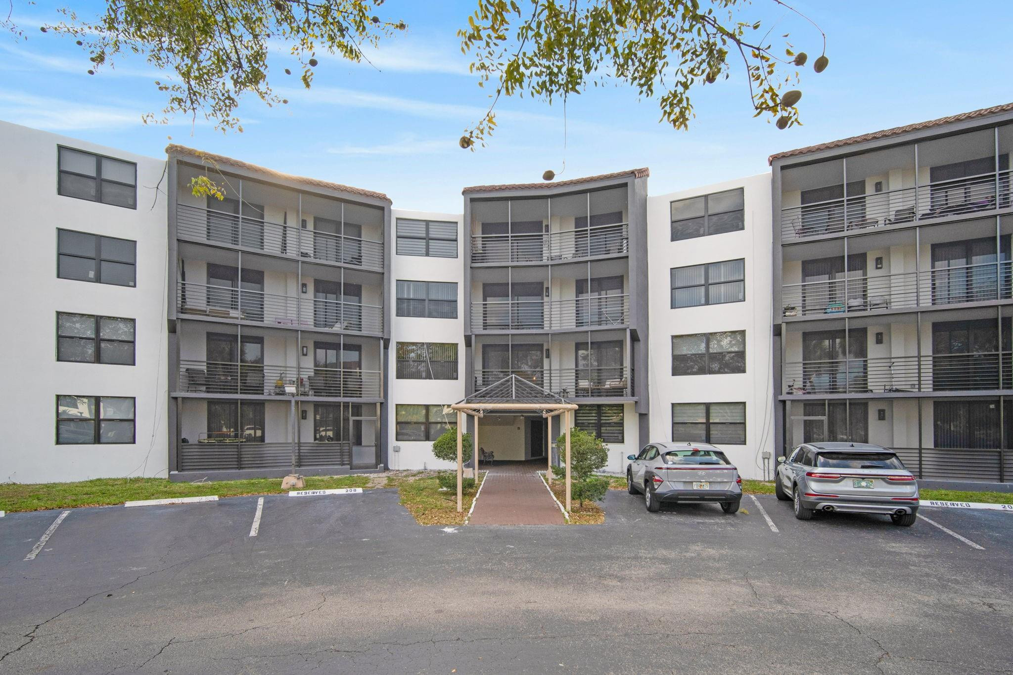 EMERALD HILLS C C APTS CONDO - Residential Lease