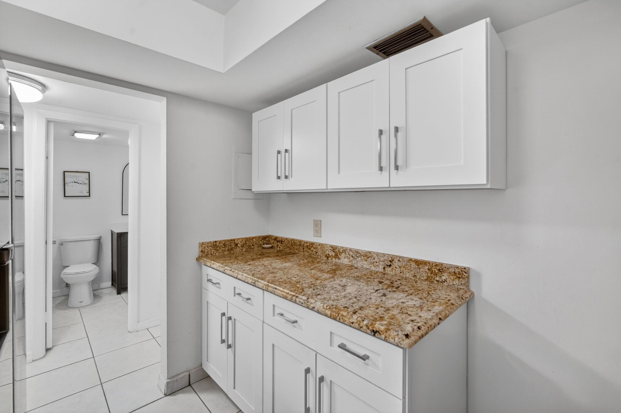 EMERALD HILLS C C APTS CONDO - Residential Lease