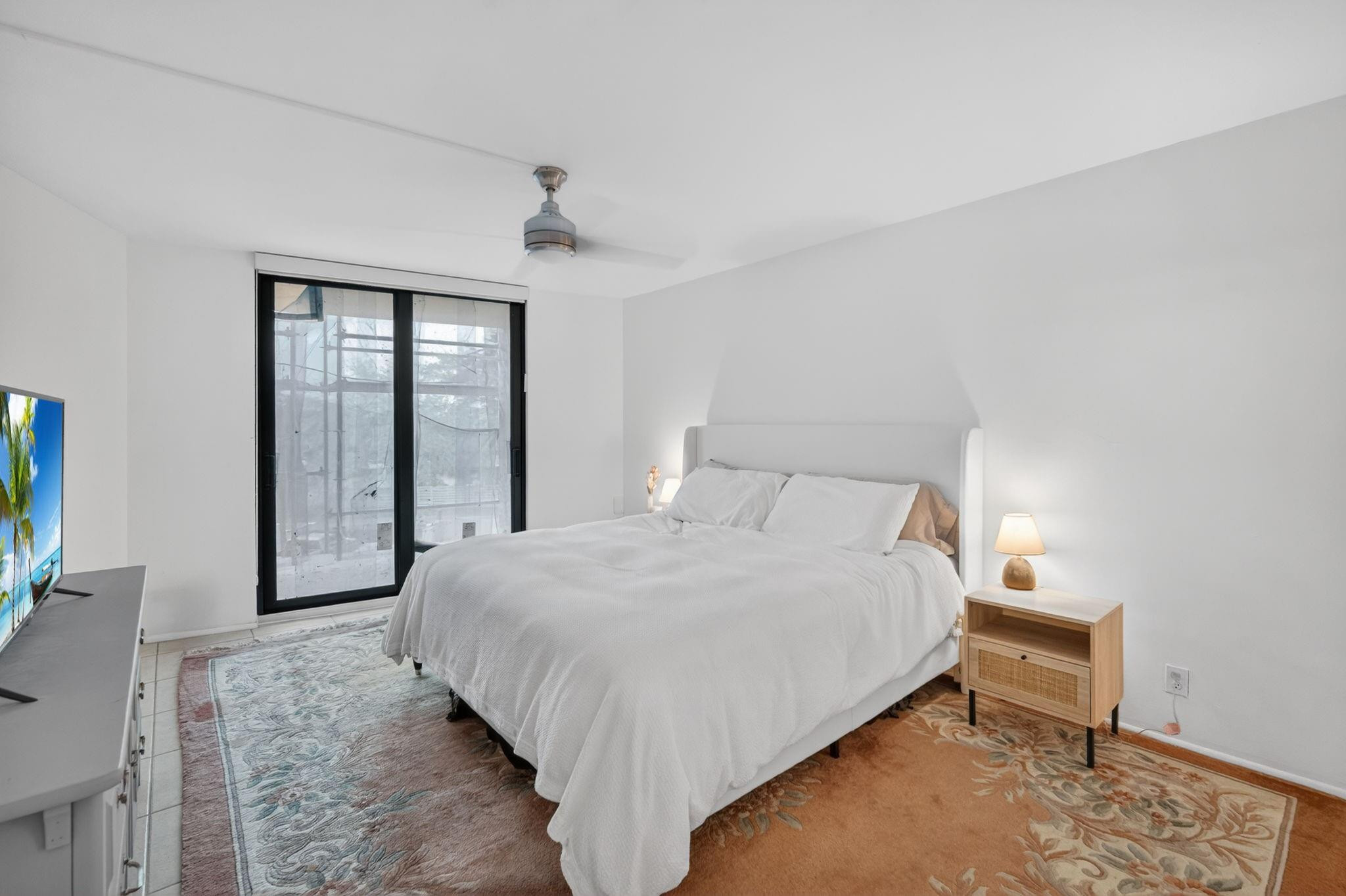 EMERALD HILLS C C APTS CONDO - Residential Lease