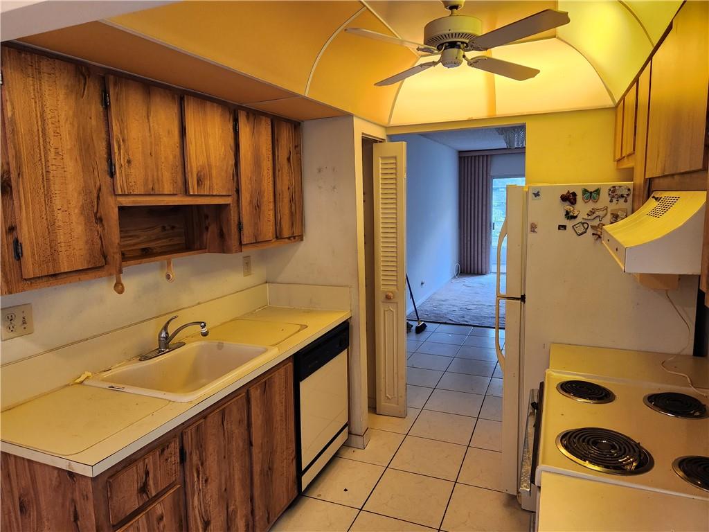 FAIRWAYS OF TAMARAC CONDO - Residential