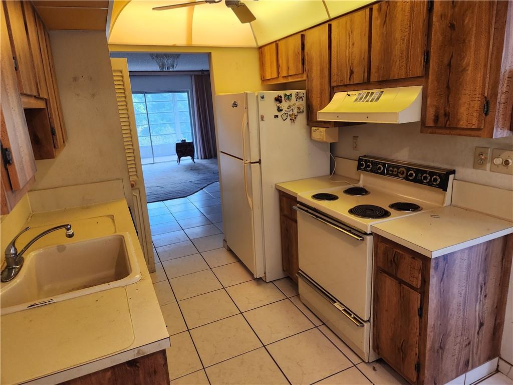 FAIRWAYS OF TAMARAC CONDO - Residential